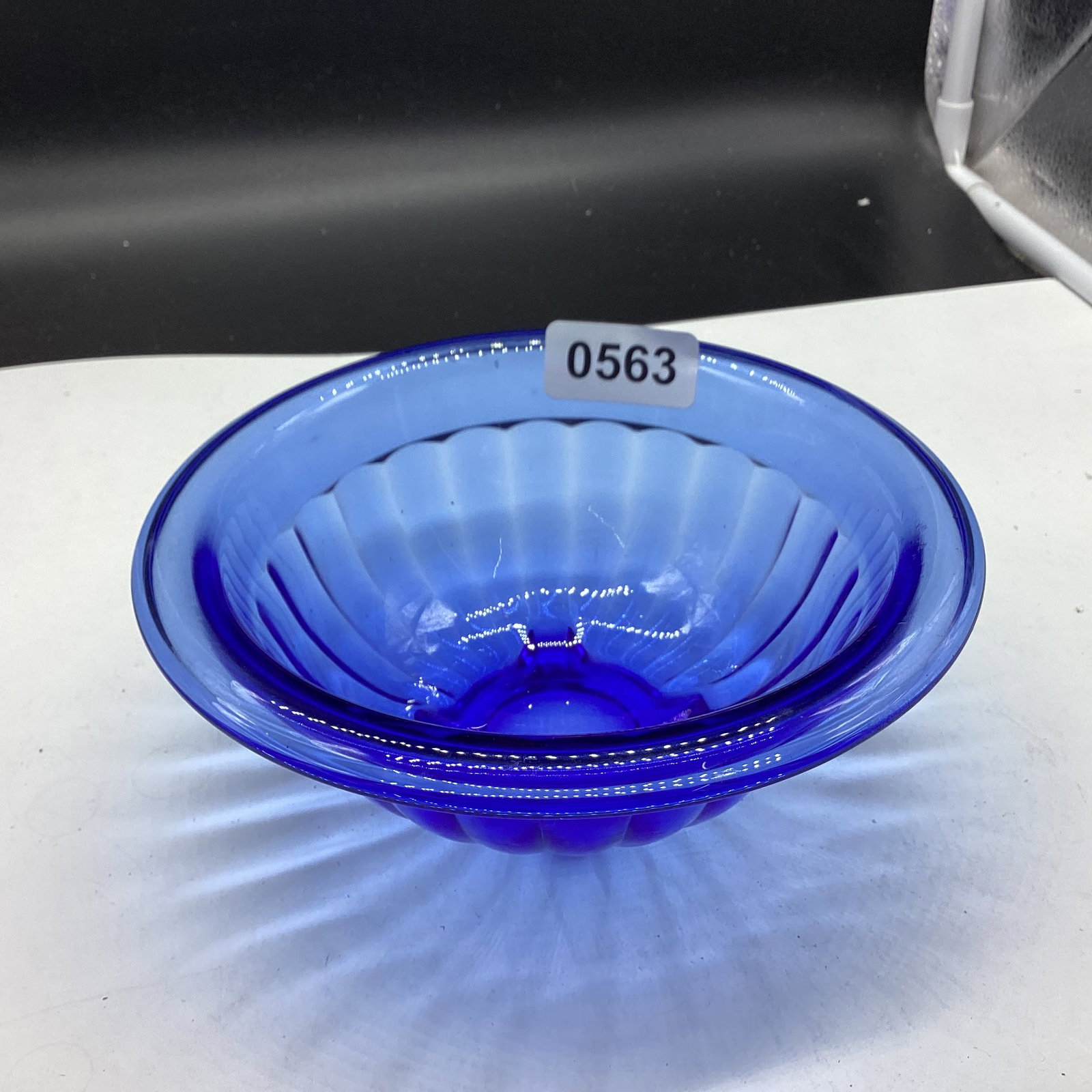 KITCHENWARE BLUE MIXING BOWL: 2 3/4 X 6 1/2 GOOD SHAPE