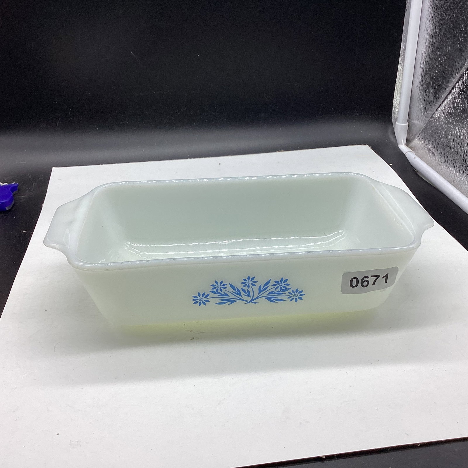 ANCHOR HOCKING KITCHENWARE LOAF DISH: 2 1/2 X 10 1/2 GOOD SHAPE