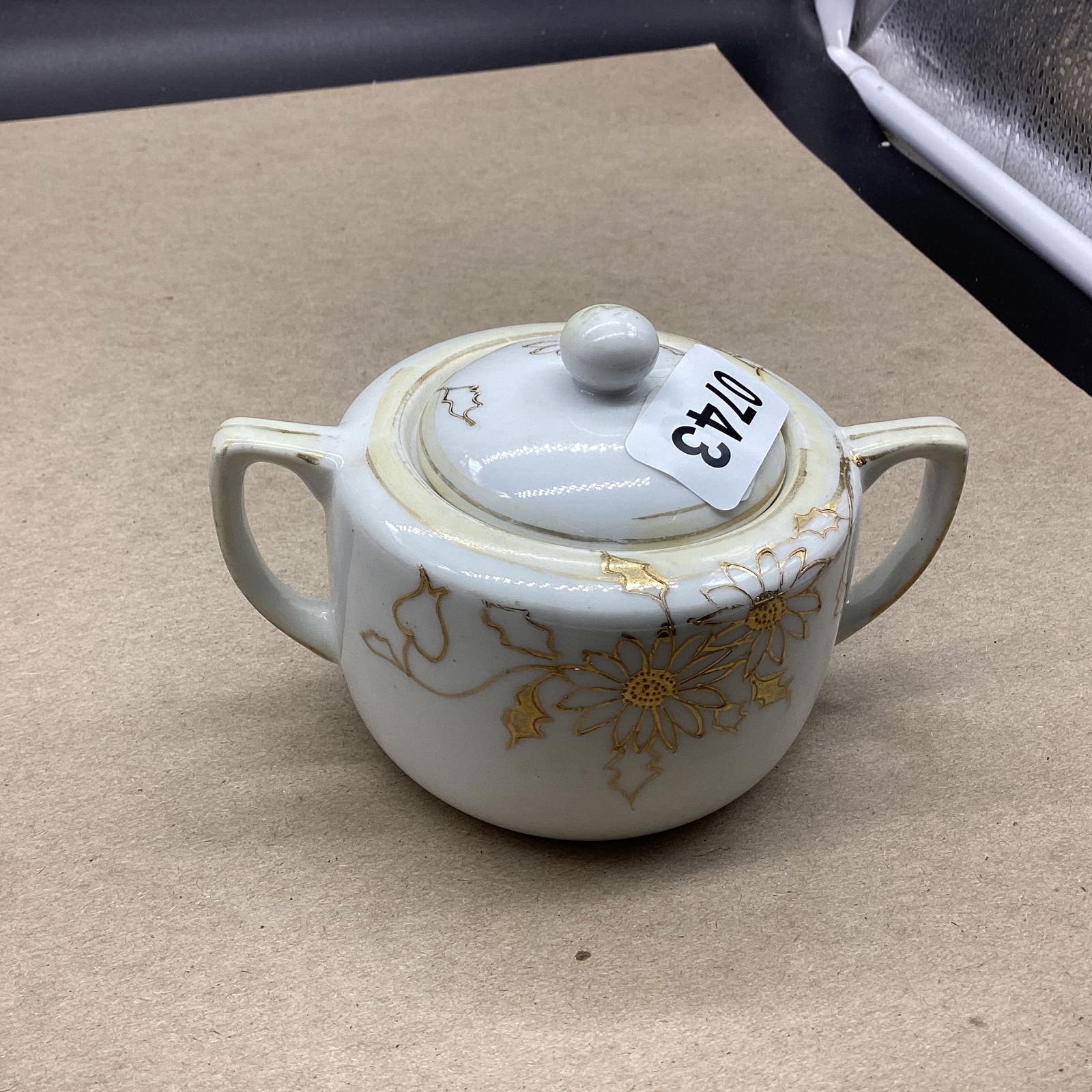 HAND PAINTED NIPPON SUGAR BOWL W/LID: GOOD SHAPE