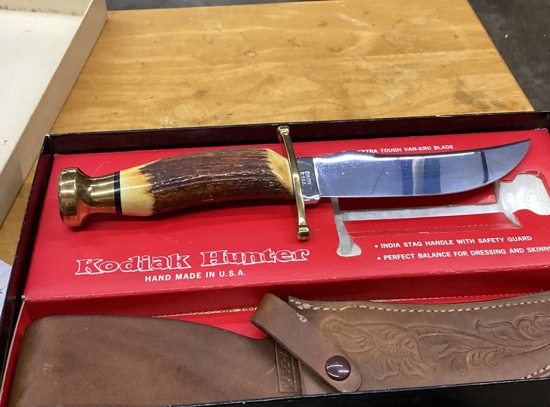 CASE XX 1988 STAG KODIAK FIXED BLADE WITH BOX AND SHEATH: NEVER USED GREAT STAG