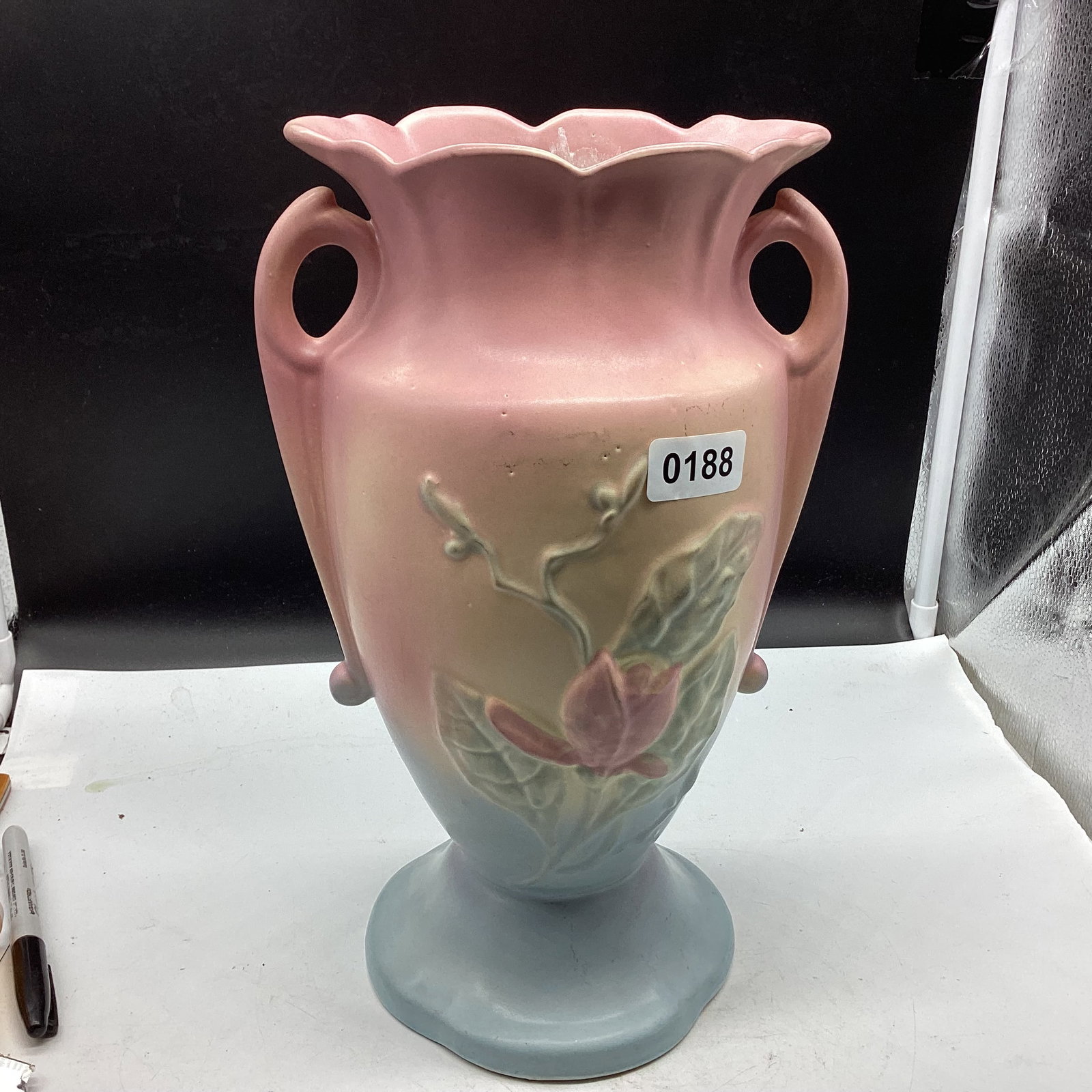 VINTAGE HULL MAGNOLIA LARGE VASE USA 22-12 1/2 : 12 1/2" TALL GOOD SHAPE