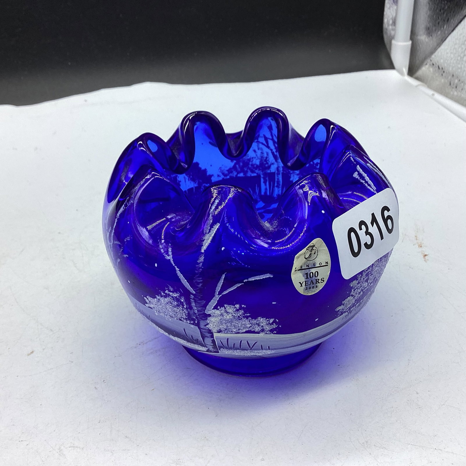 BLUE FENTON ROSE BOWL SIGNED FENTON: 3 1/2 X 4 GOOD SHAPE