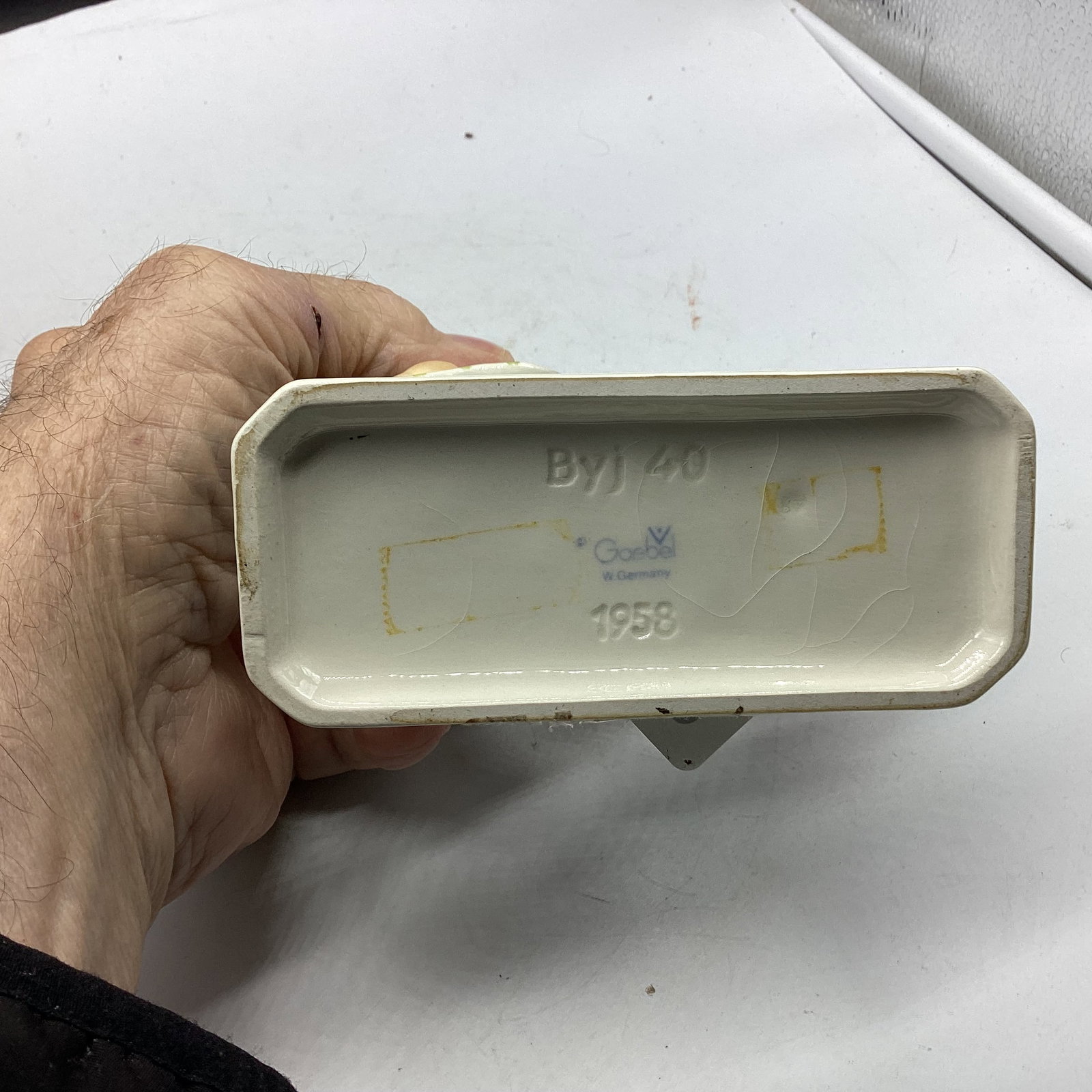 GOBEL RED HEAD FIGURINE GUESS WHO BYJ4 - 2