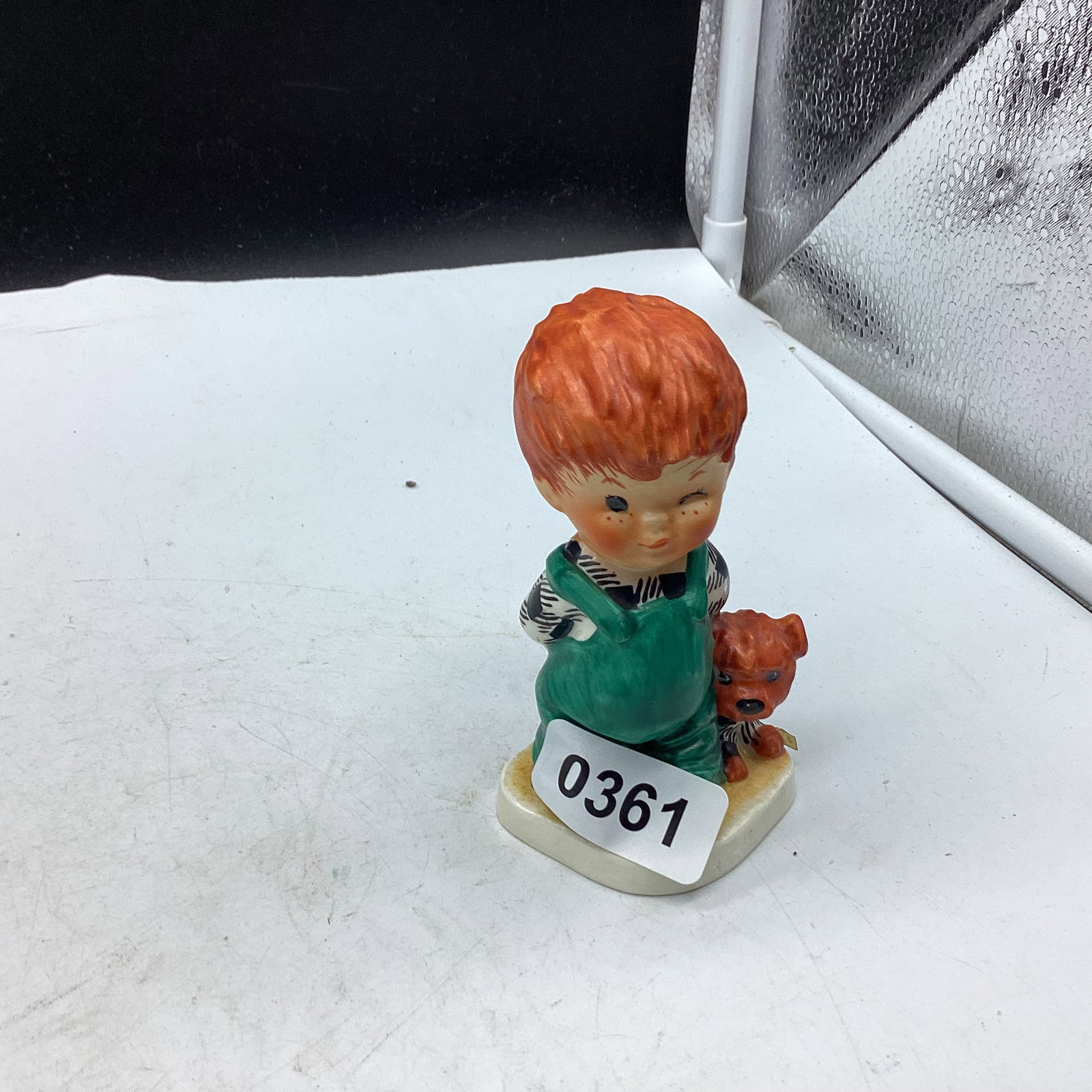 GOBEL RED HEAD FIGURINE THE ROVEING EYE: 4" TALL GOOD SHAPE