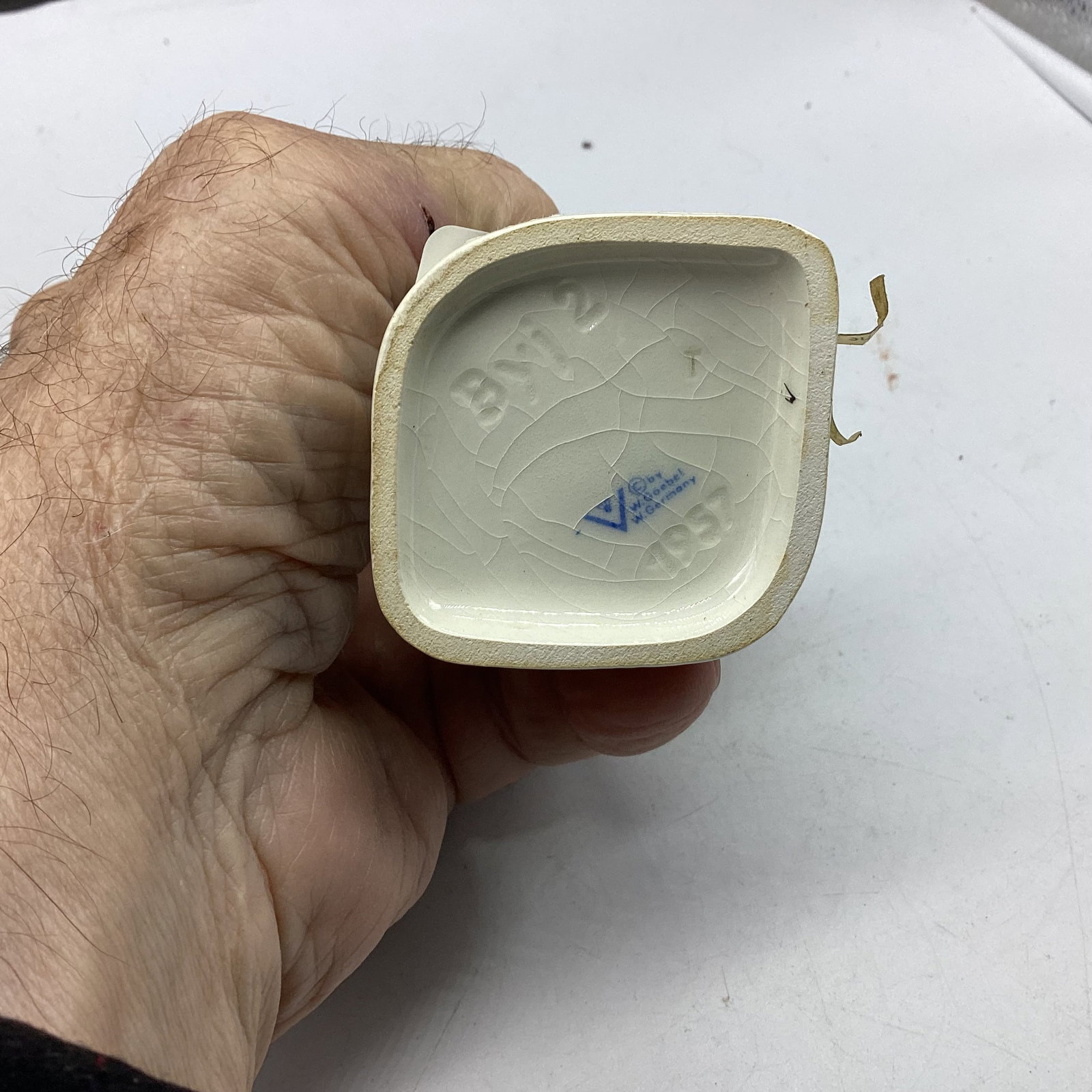 GOBEL RED HEAD FIGURINE THE ROVEING EYE - 2