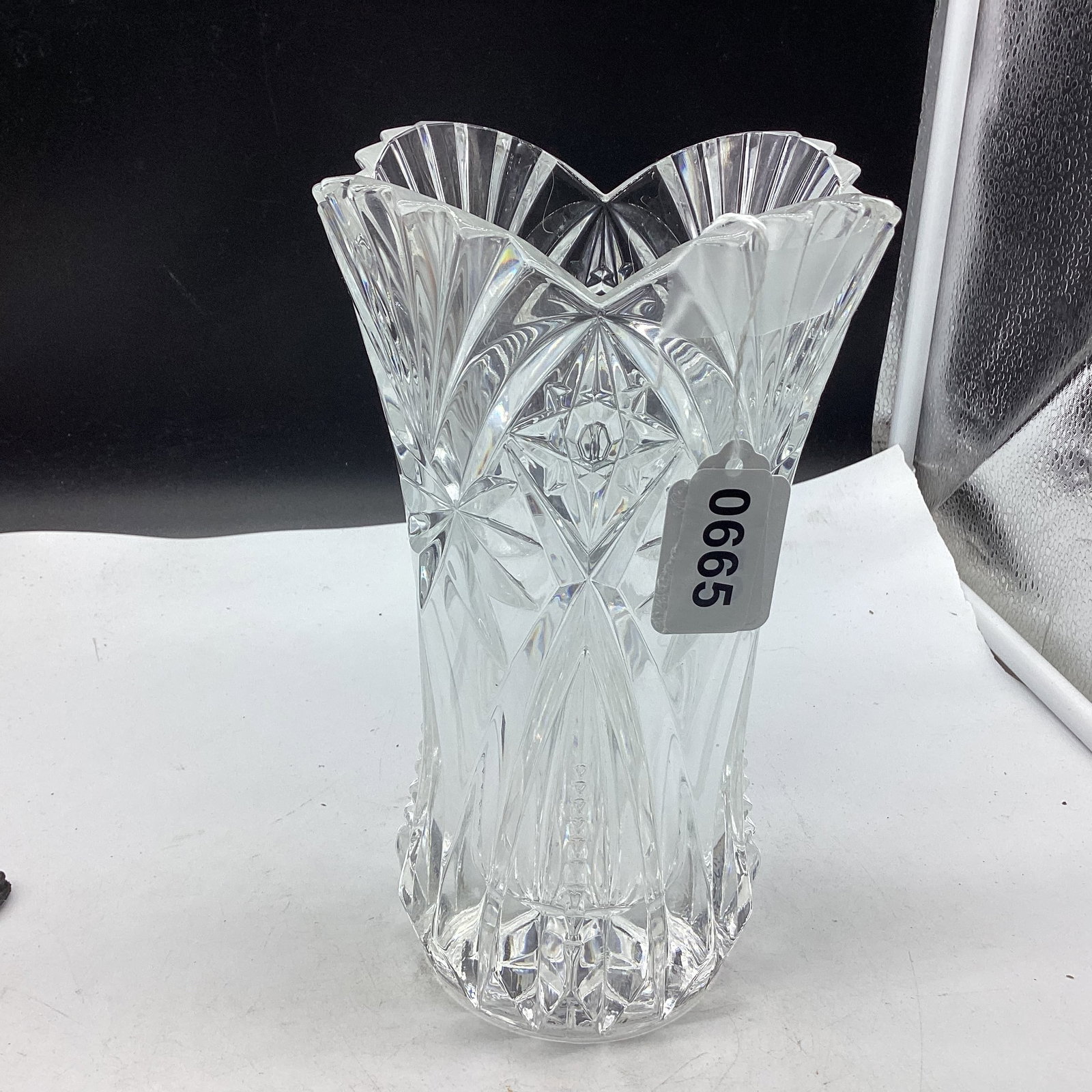 VINTAGE BRILLIANT CUT GLASS VASE  (1 of 1)