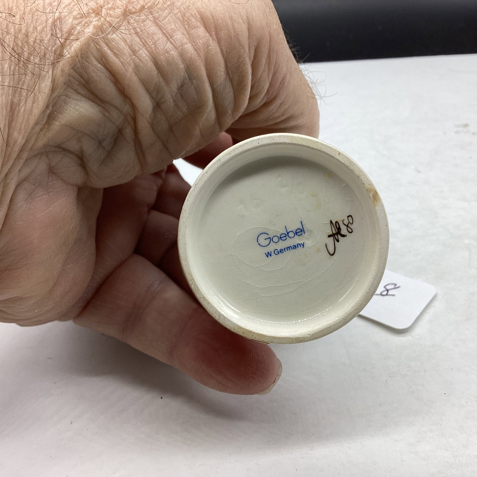 HUMMEL FIGURINE LITTLE HIKER NO 16  - 2