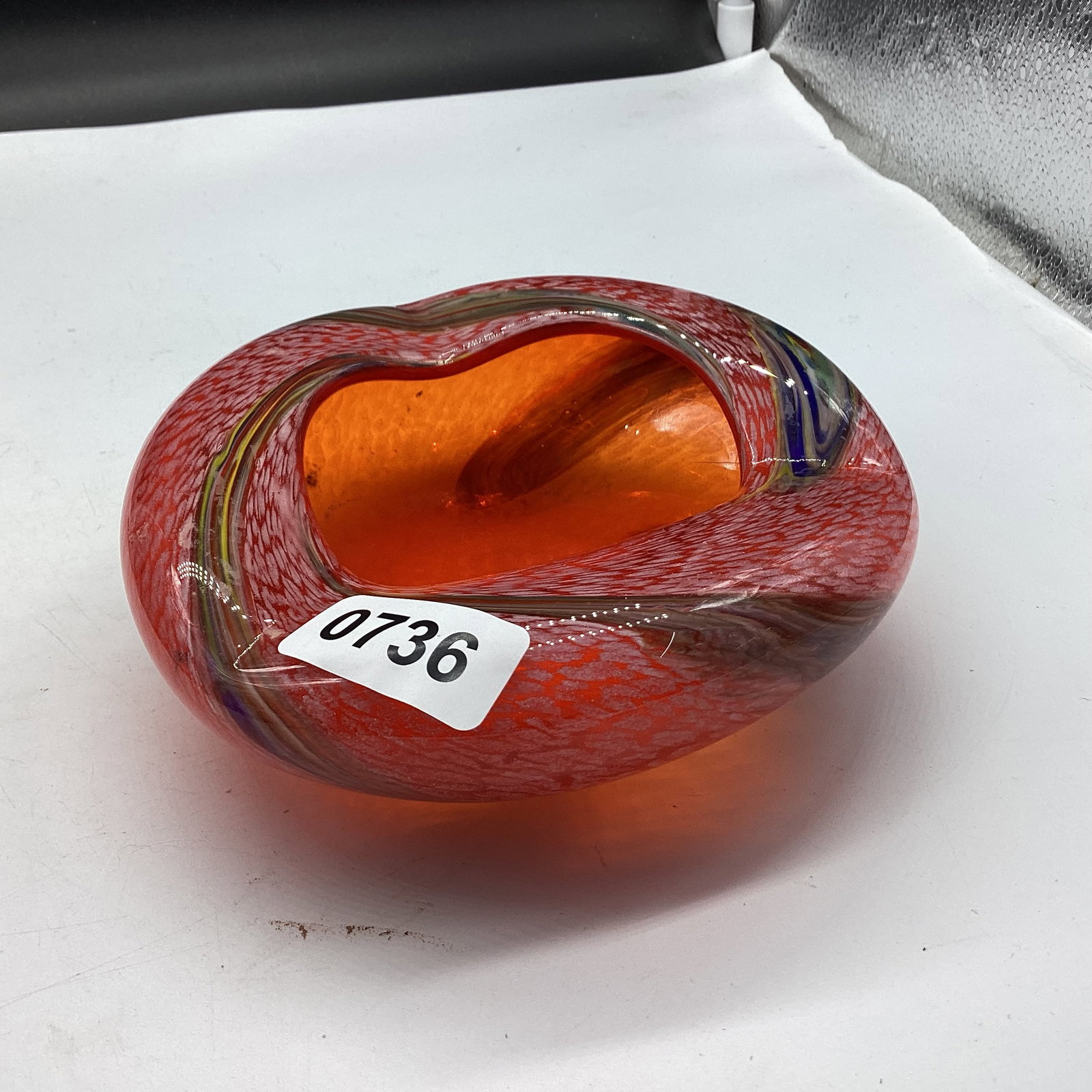 MCM ART GLASS BOWL: 2 X 5 3/4 GOOD SHAPE