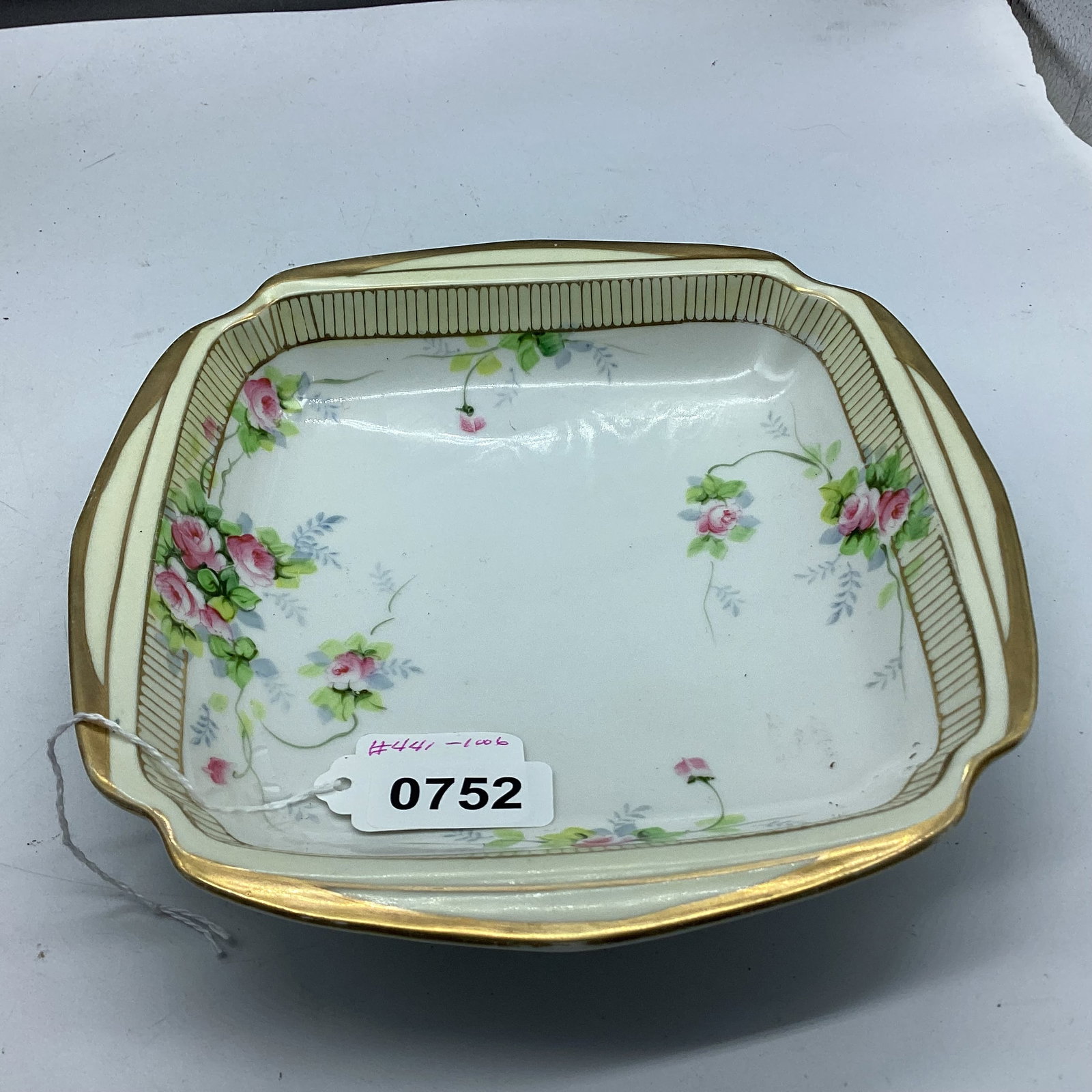 HAND PAINTED PORCELIAN BOWL NIPPON: 8 1/4" GOOD SHAPE