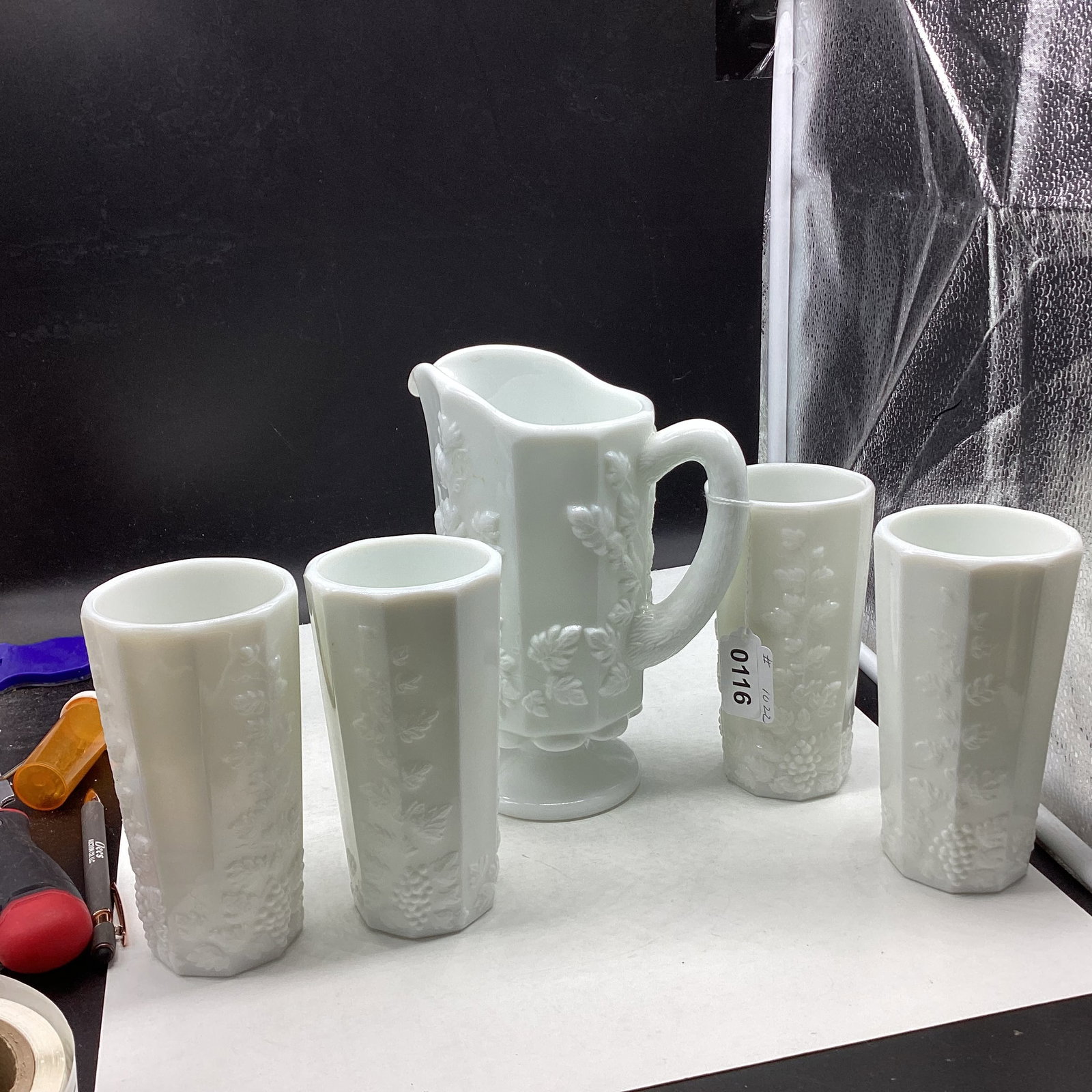 VINTAGE WESTMORLAND MILK GLASS GRAPE VINE PITCHER & 4 GLASSES: 8" TALL & GLASS 5 3/4" TALL GOOD SHAPE