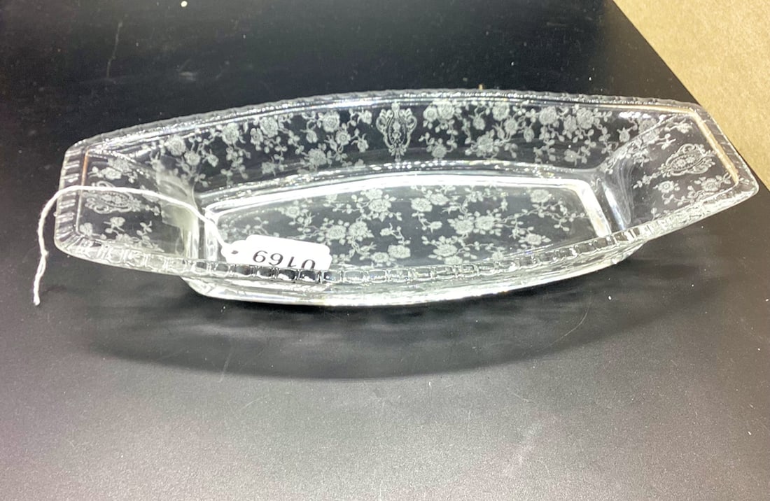 CAMBRIDGE ROSEPOINT CELERY DISH: 5 X 11 1/2 GOOD SHAPE