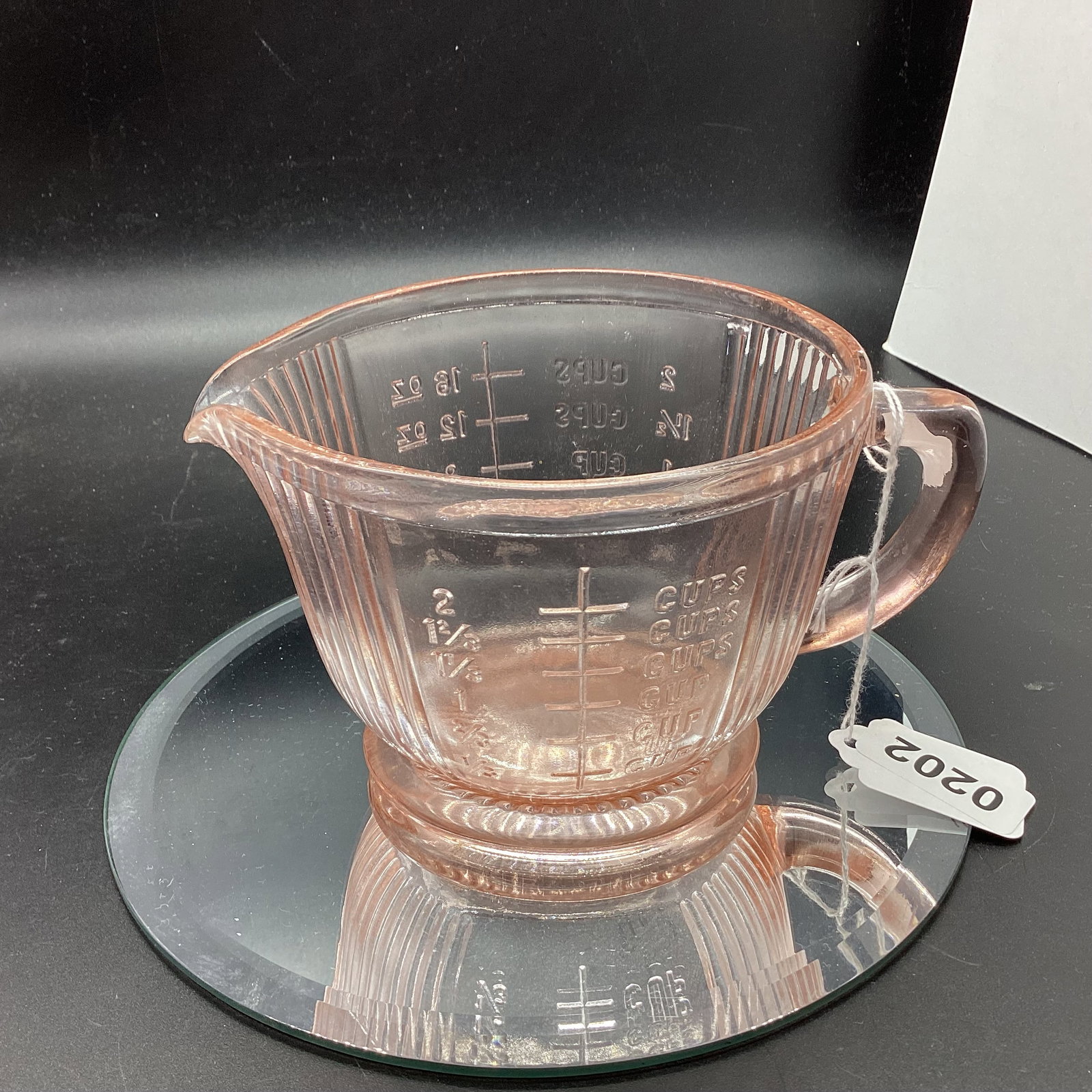DEPRESSION 2 CUP KITCHEN WARE MEASURING CUP (1 of 1)