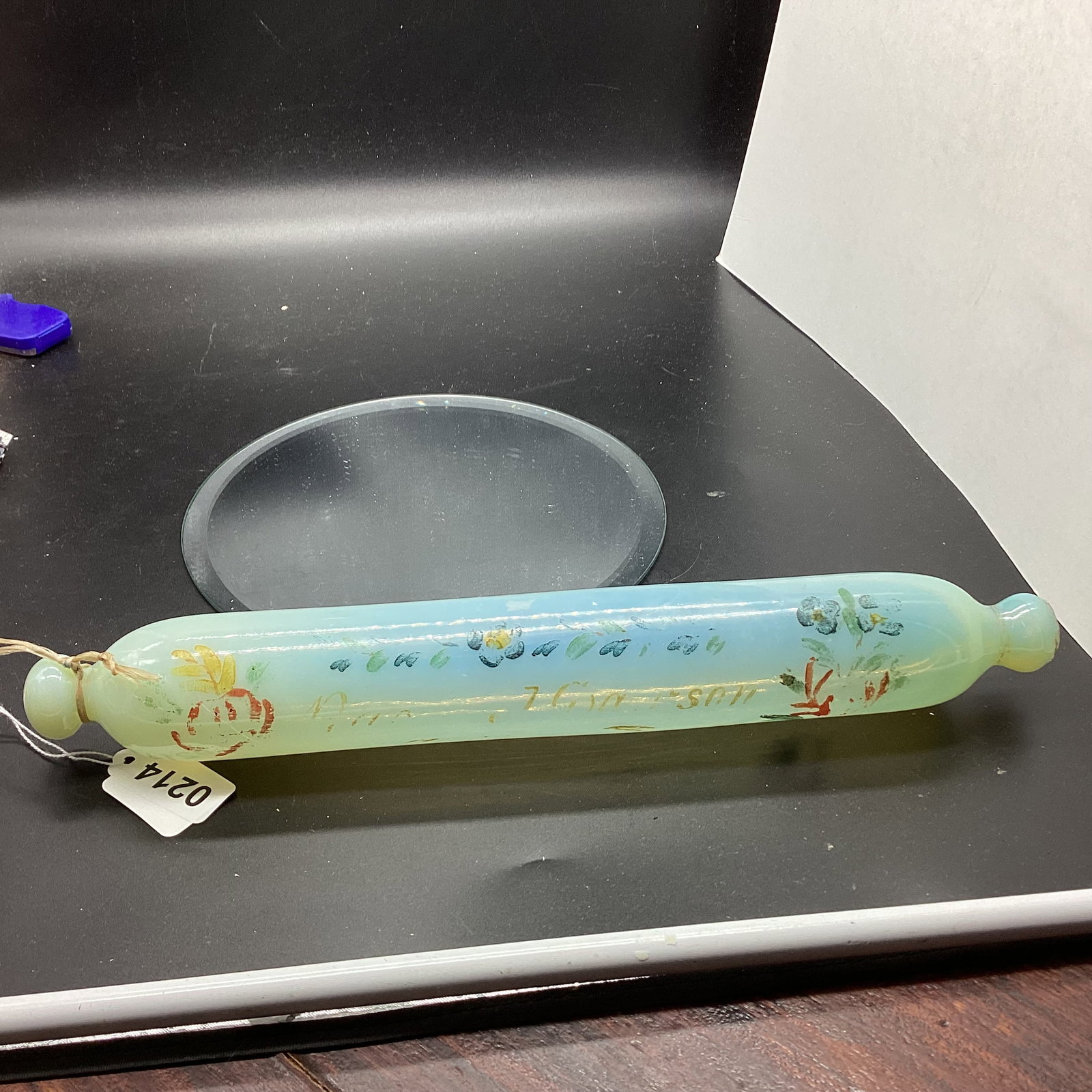 VINTAGE HAND BLOWN GLASS OPALESCENT ROLLING PIN (1 of 1)
