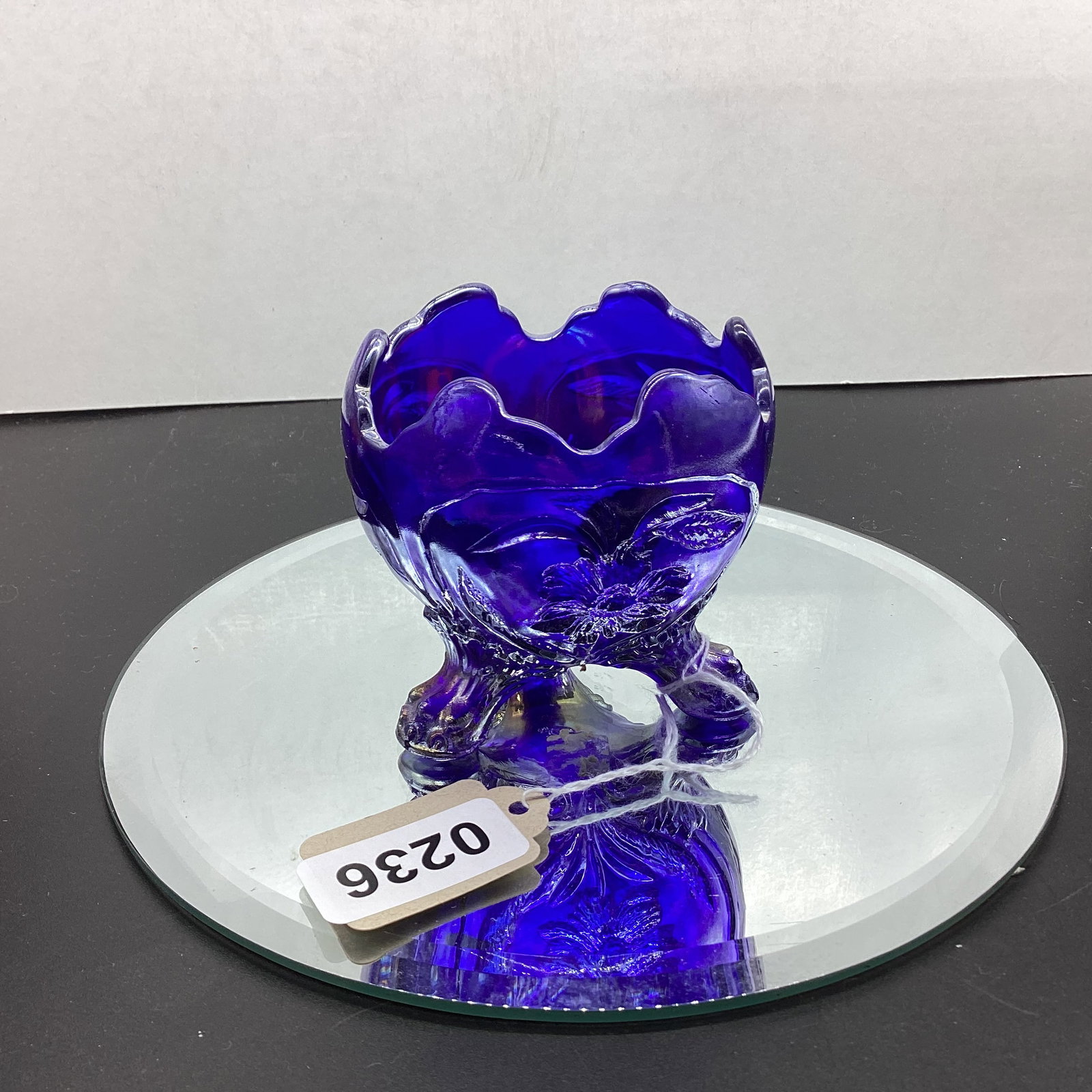 I G A BLUE CARNIVAL FOOTED ROSE BOWL: 3 X 3 GOOD SHAPE