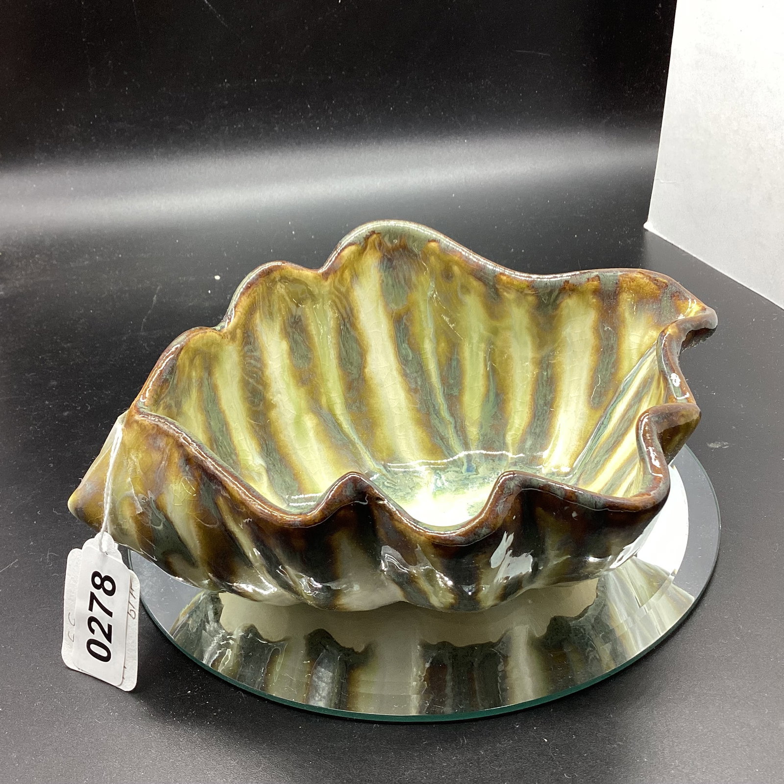 GOOD EARTH SHELL SHAPE POTTERY BY RICHIE WATTS BOWL: 3 1/2 X 8 1/4 GOOD SAHPE