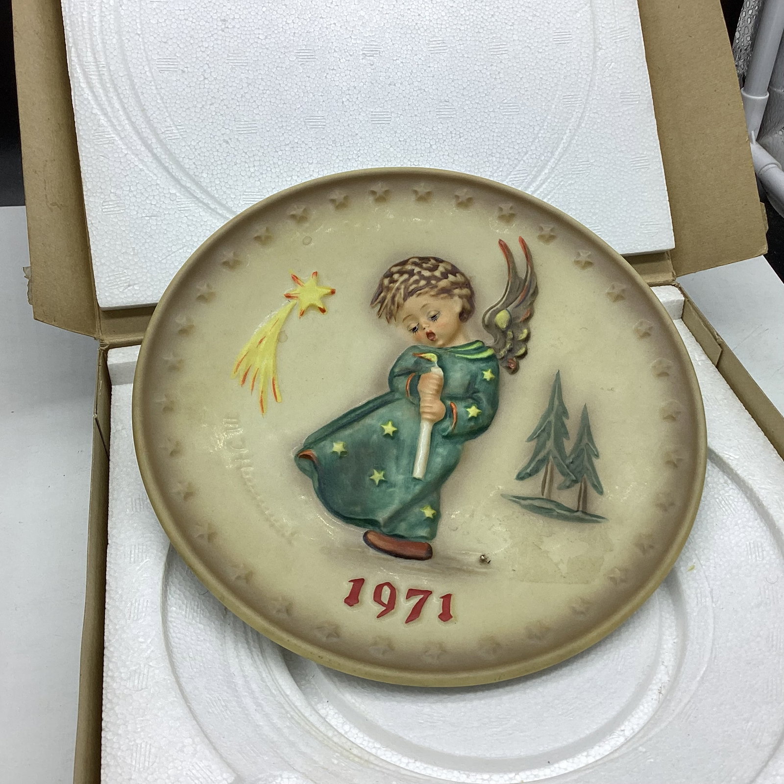 1971 HUMMEL COLLECTOR PLATE (1 of 3)