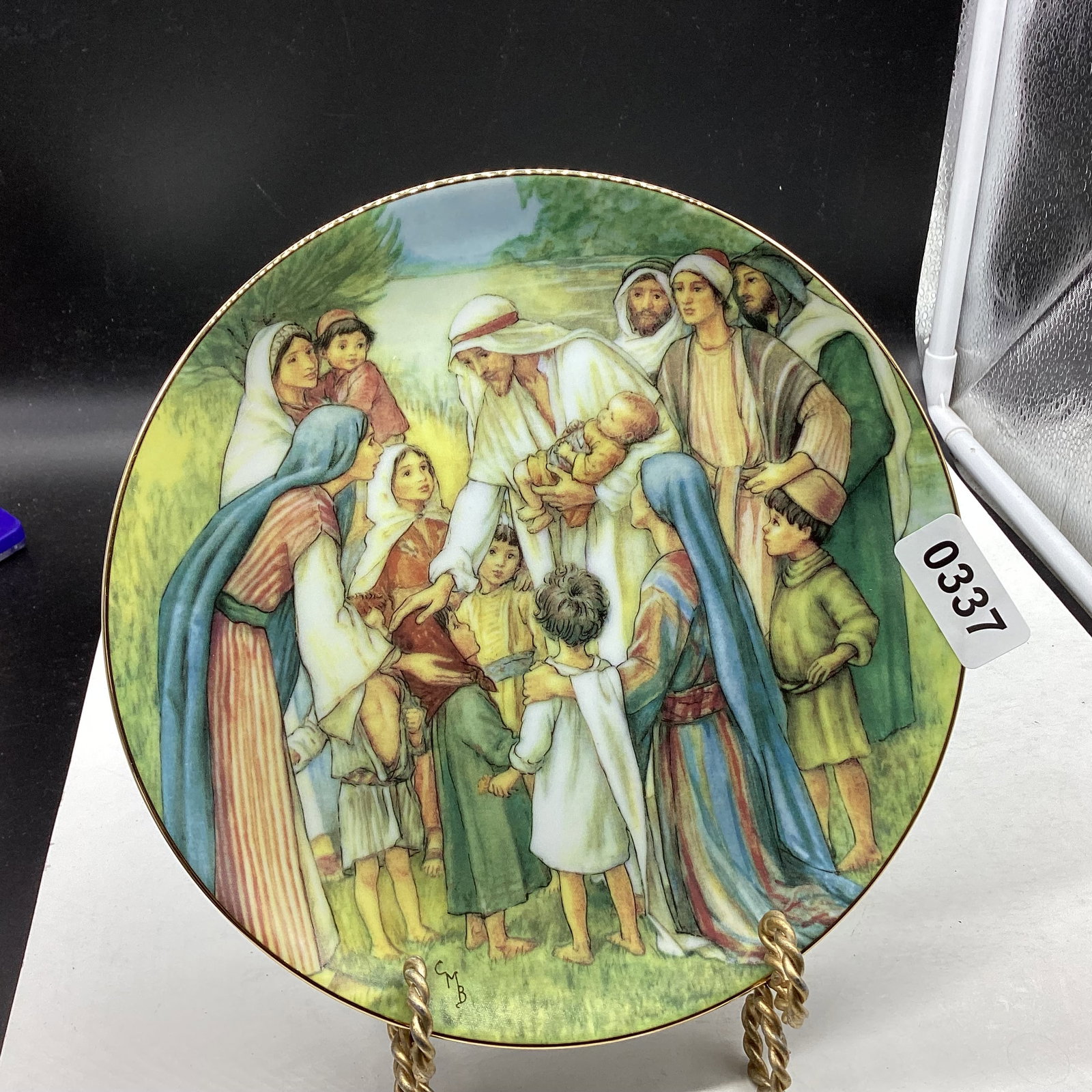 1989 LOVE DWINE COLLECTOR PLATE: 8 1/2" WIDE GOOD SHAPE