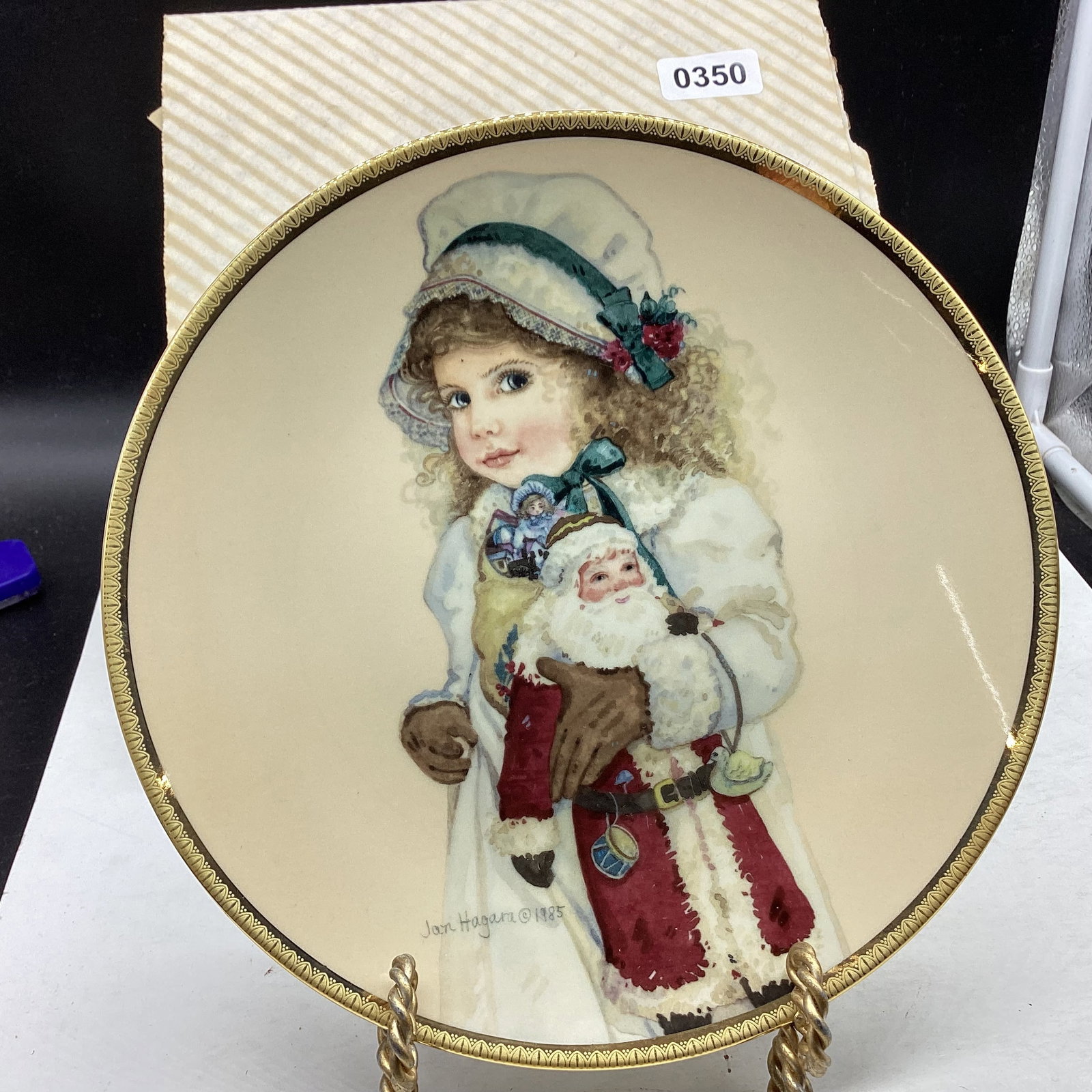 1986 NIKKI BY JAN HAGARA COLLECTOR PLATE: 8 1/2" WIDE GOOD SHAPE