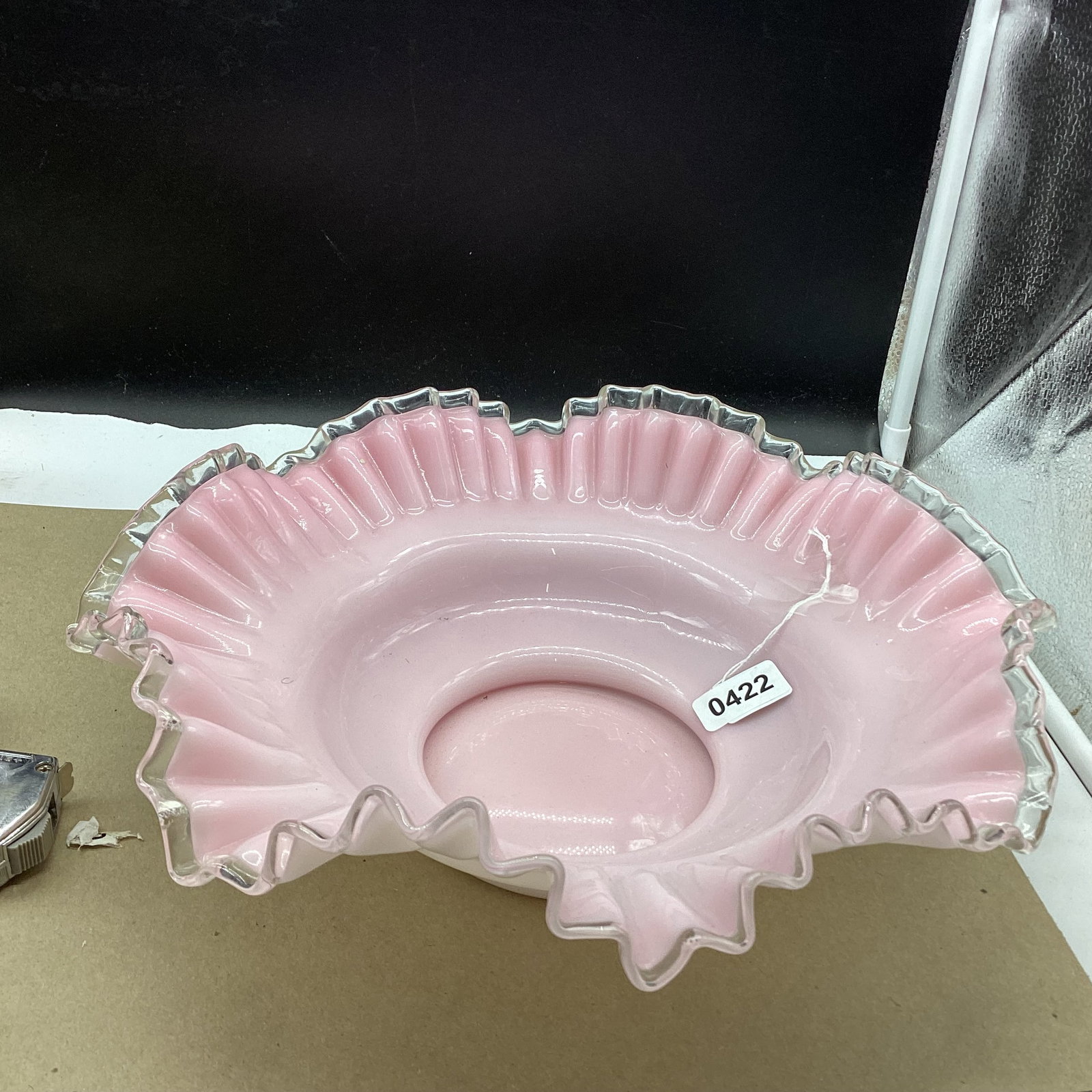 VICTORIAN ART GLASS LARGE PINK CREST CASED GLASS BRIDES BOWL (1 of 1)