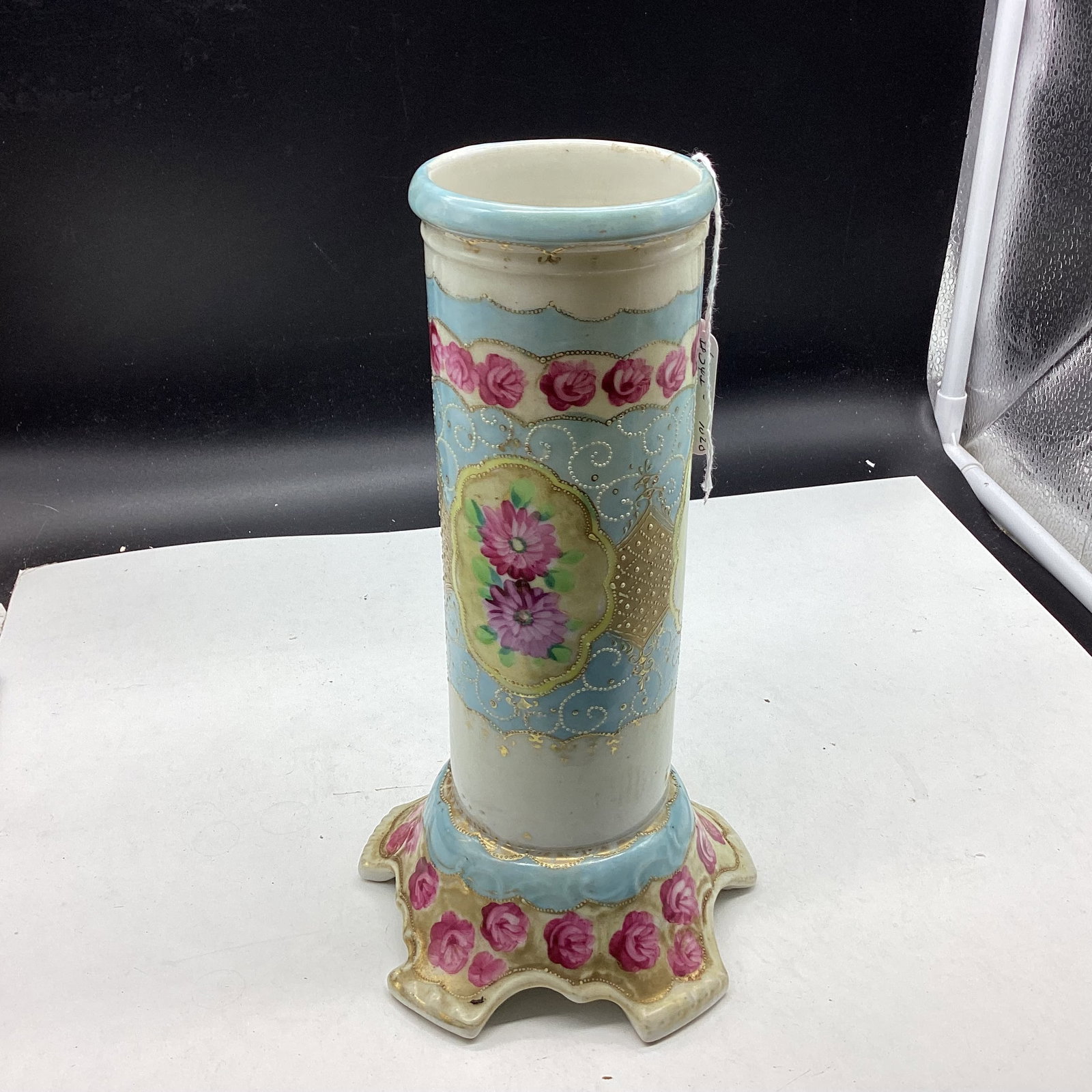 VINTAGE PORCELIAN MORIAGE STYLE VASE: 9 1/4" TALL GOOD SHAPE
