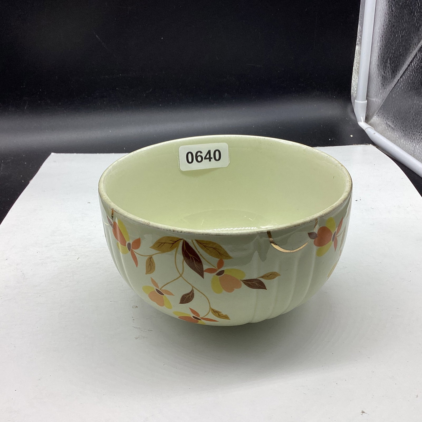 HALL JEWELL T AUTUM LEAF MIXING BOWL: 3 3/8 X 6 GOOD SHAPE