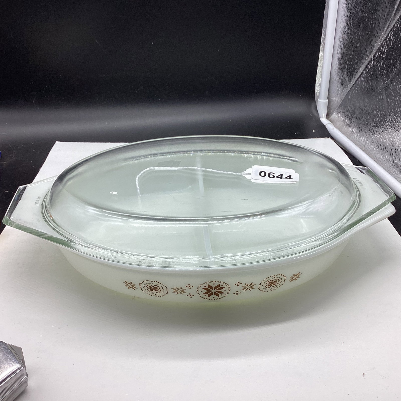 PYREX TOWN & COUNTRY DIVIDED CASSROLE DISH (1 of 1)