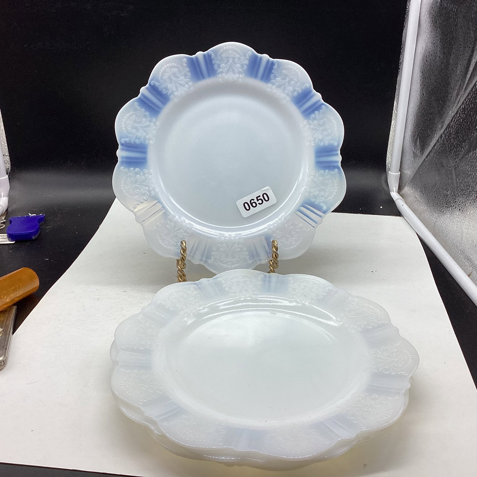 4 DEPRESSION AMERICAN SWEETHEART MONAX DINNER PLATES: 9" WIDE GOOD SHAPE