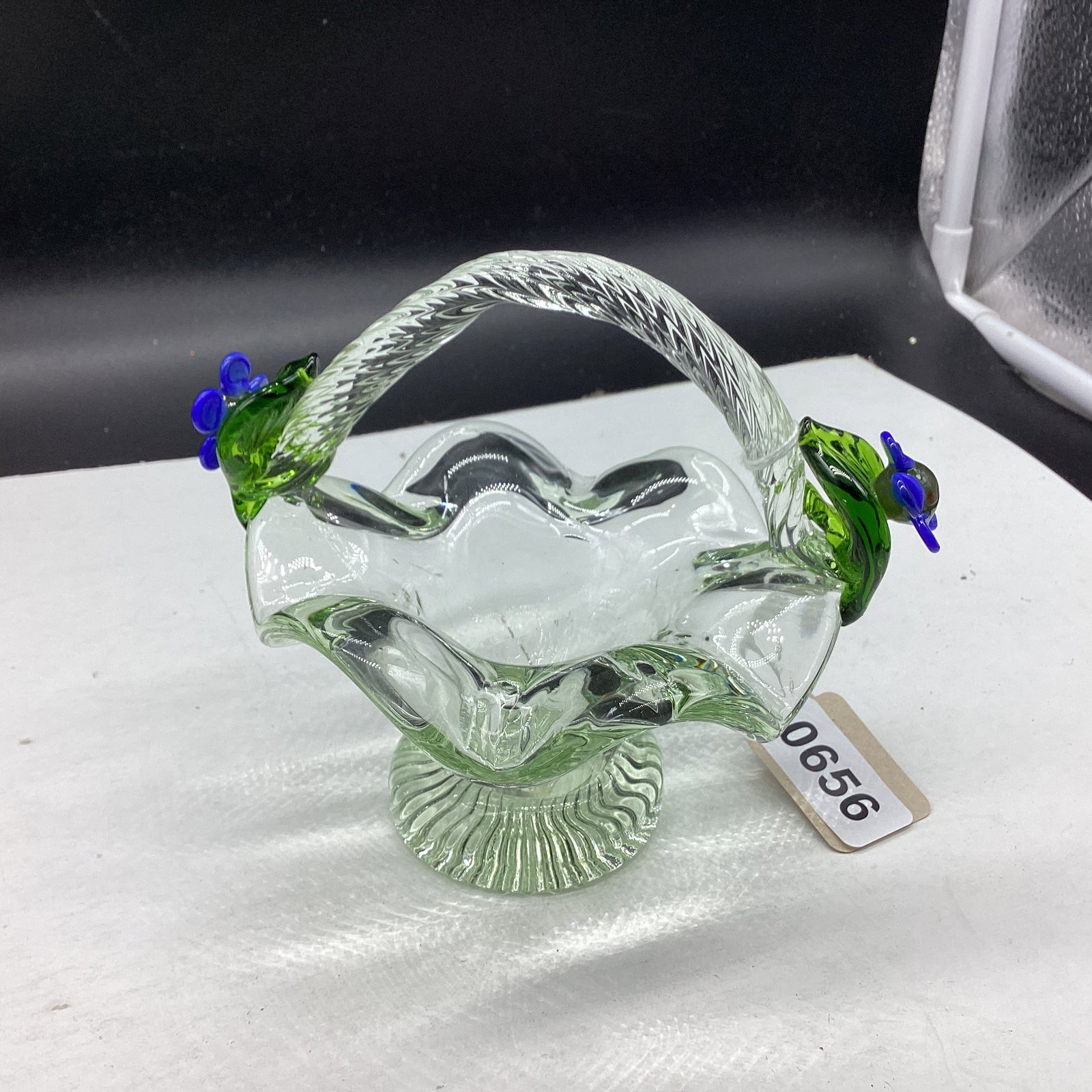 HAND BLOWN ART GLASS BASKET W/APPLIED FLOWERS: 5 1/2 X 5 1/4 GOOD SHAPE