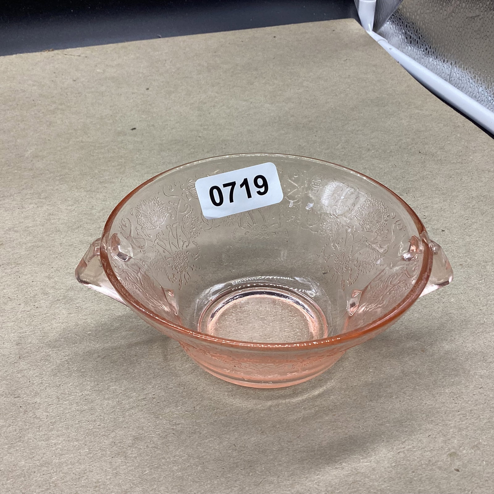 DEPRESSION FLORENTINE NO. 2 CREAM SOUP BOWL (1 of 1)