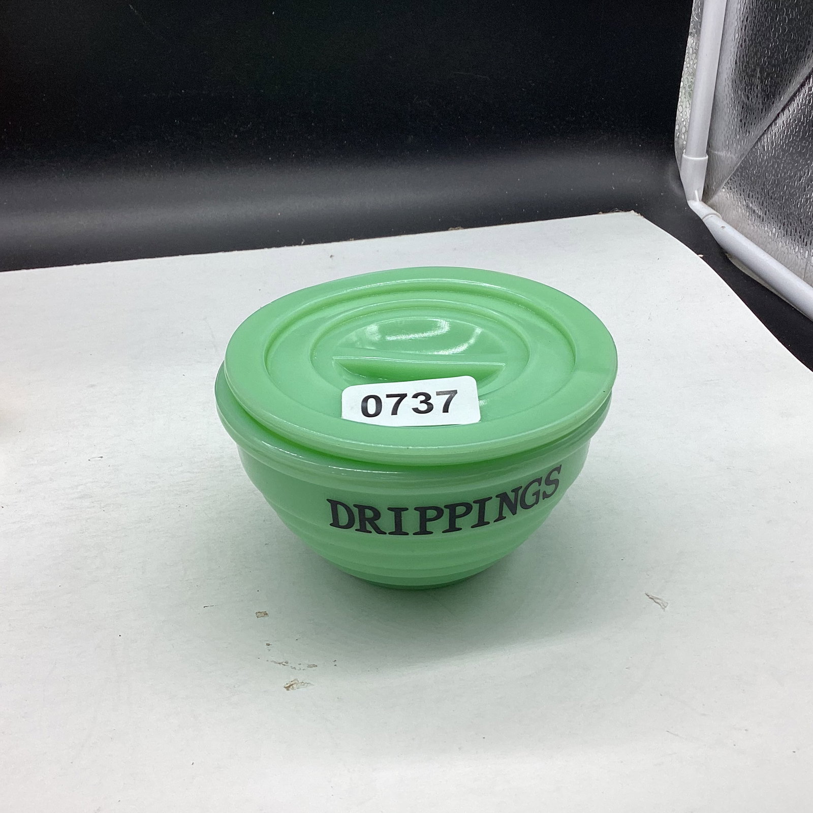 JADITE DRIPINGS JAR AND LID: 2 3/4 X 4 3/4 GOOD SHAPE