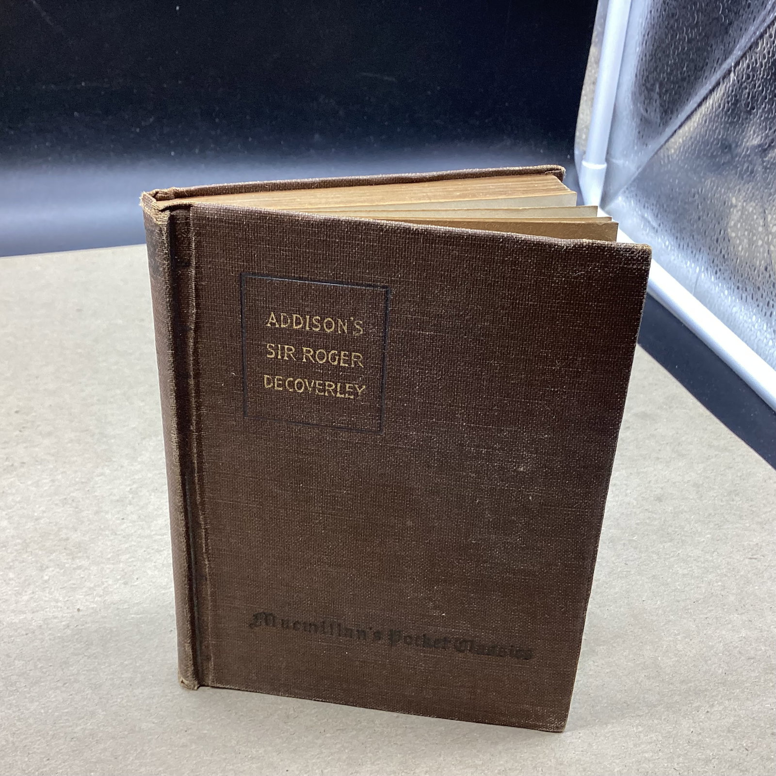 1915 ADDISON'S SIR ROGER DECOVERLEY ESSAYS BOOK: USED CONDITION