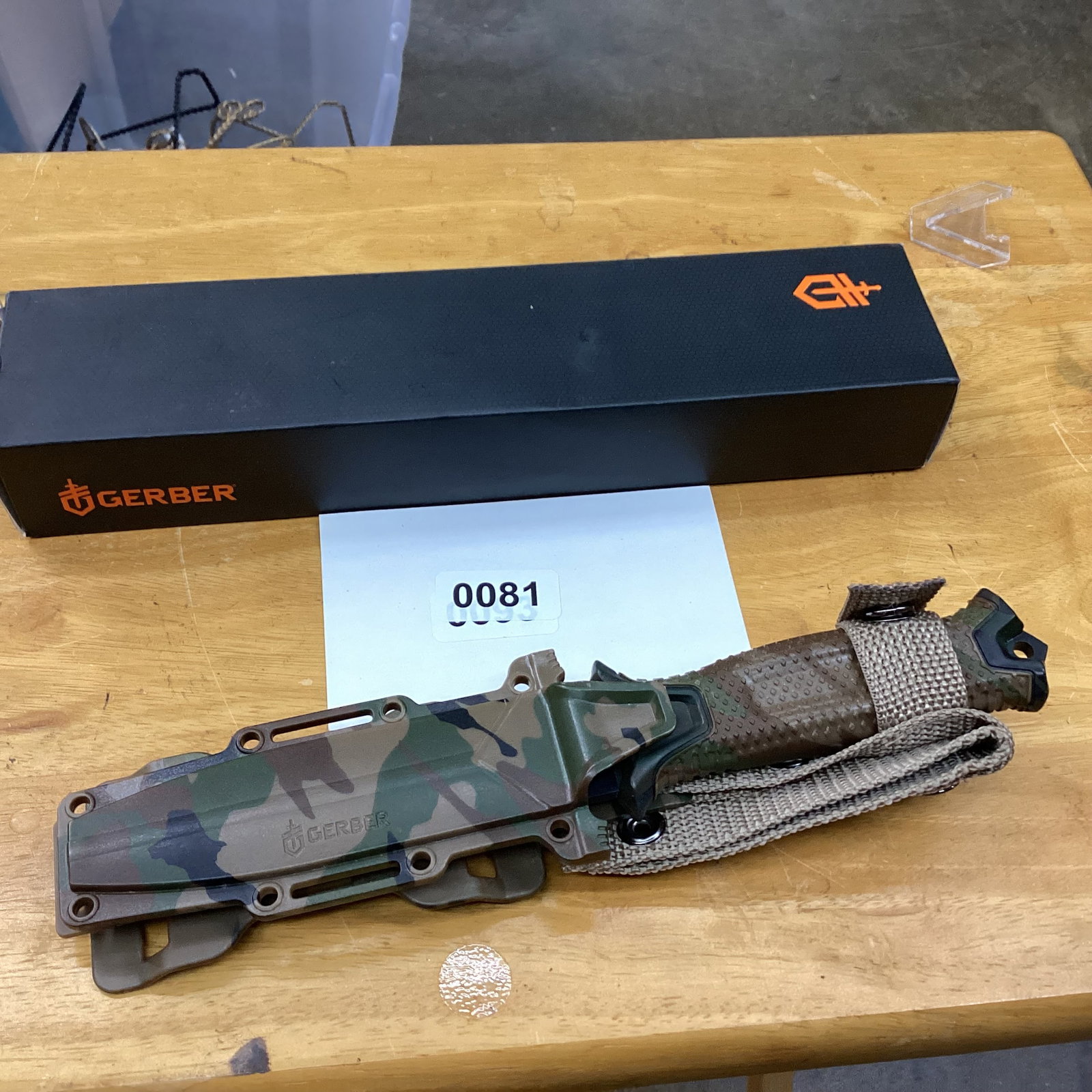 GERBER COMBAT SURVIAL KNIFE: NEW IN BOX