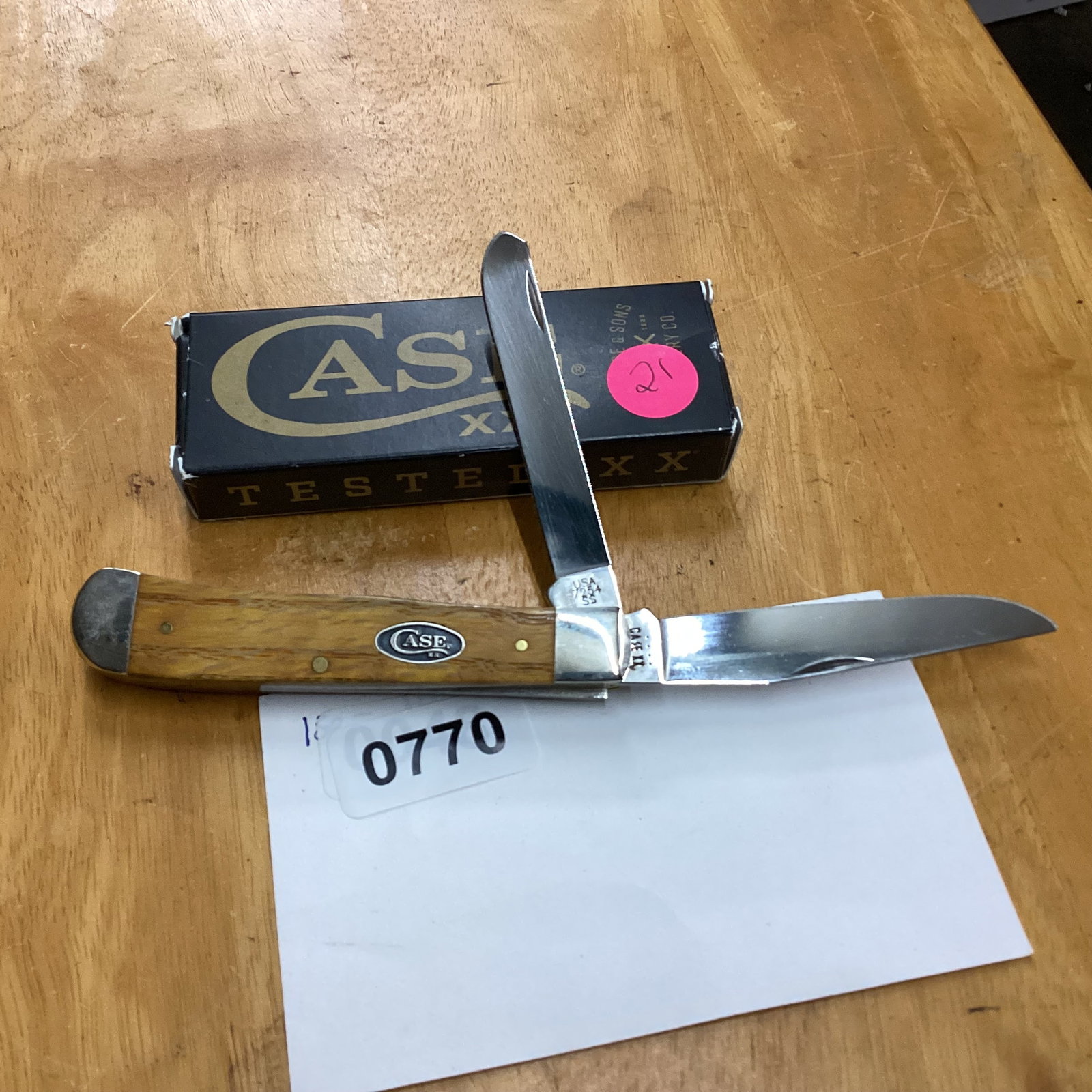 CASE 2022 YELLOW OAK TRAPPER: GREAT SHAPE