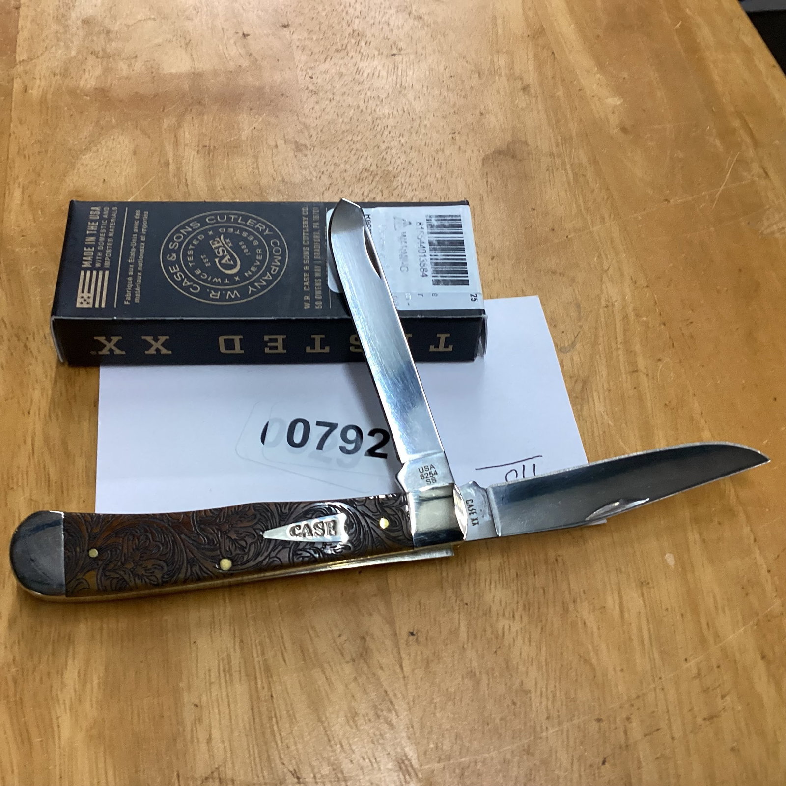 CASE 2025 ANTIQUE BONE WESTEREN TRAPPER: GREAT SHAPE