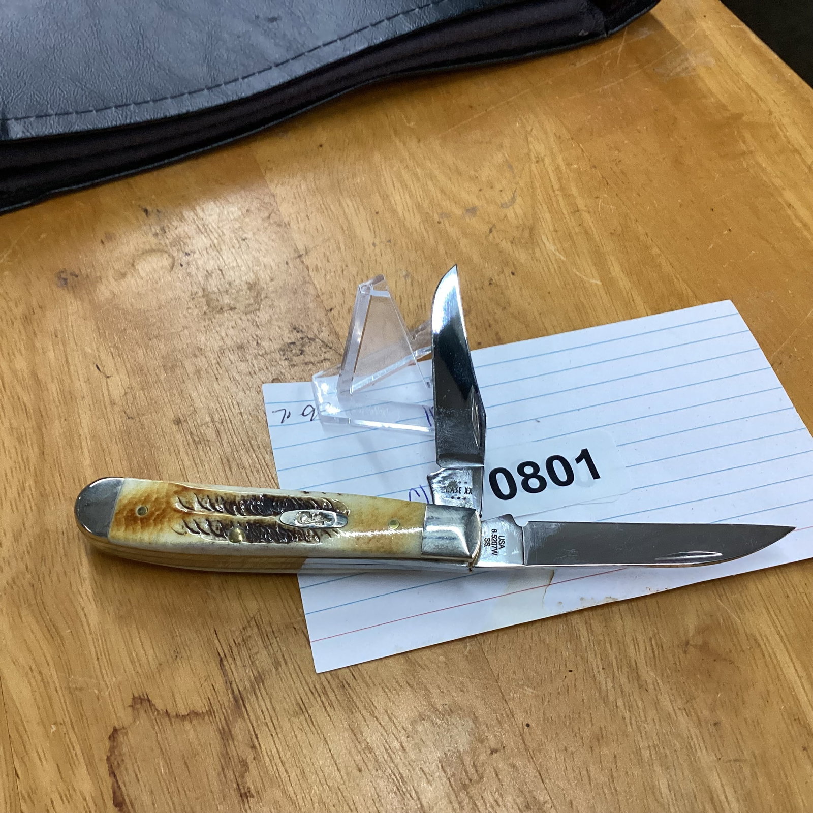 case xx 2025 bone stag mini trapper with warnclife blade (1 of 2)