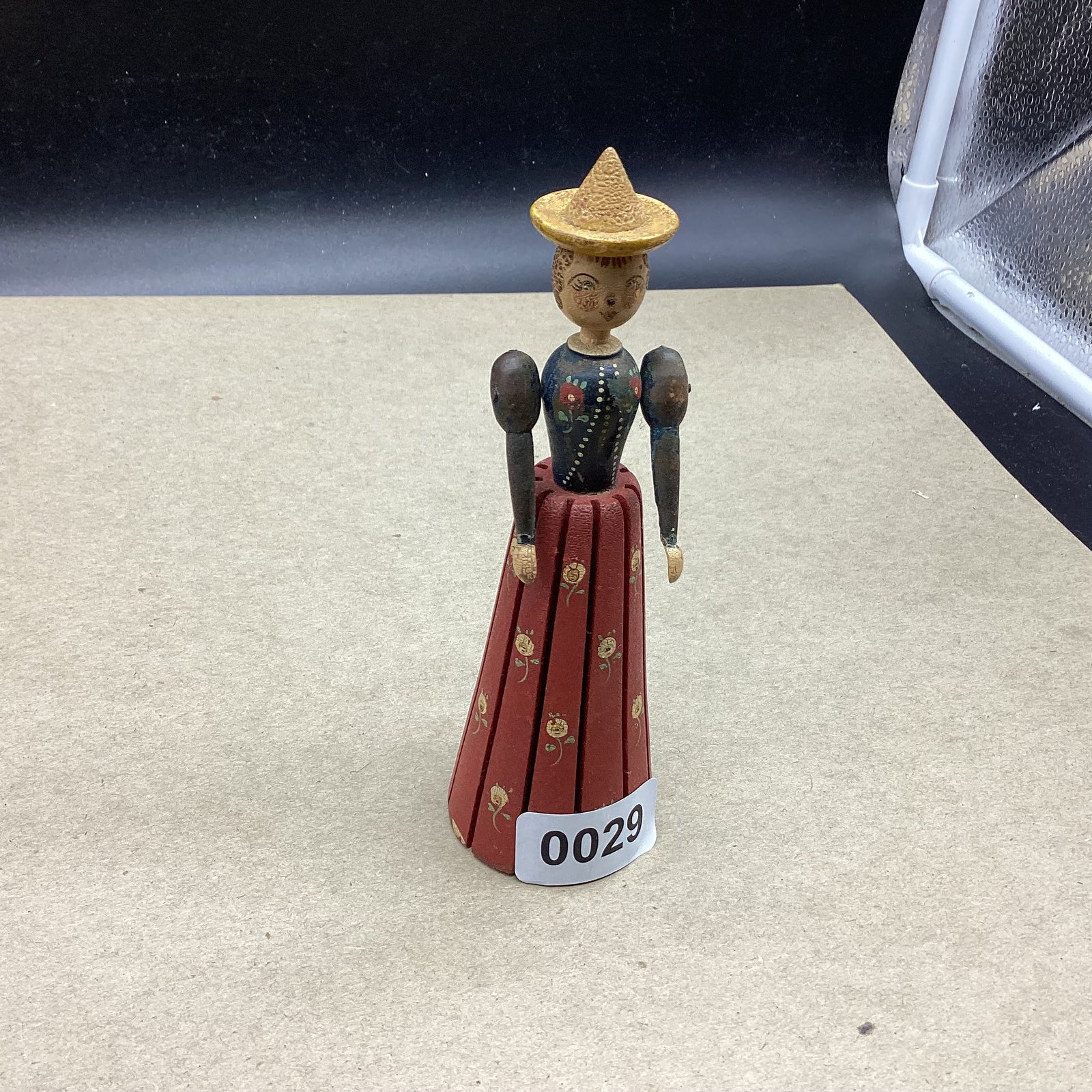 VINTAGE FOLK ART WOODEN LADY NAPKIN HOLDER: 5" TALL GOOD SHAPE