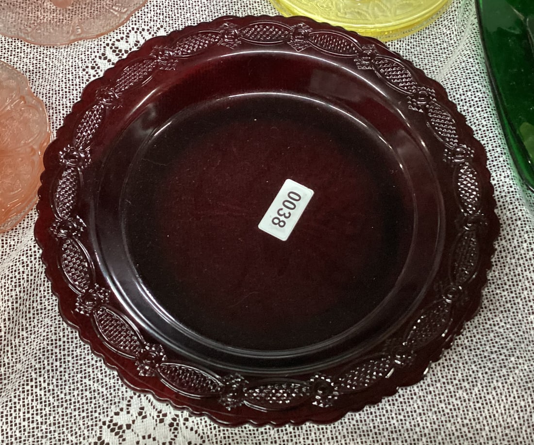 AVON CAPE COD PIE PLATE: 10" WIDE GOOD SHAPE