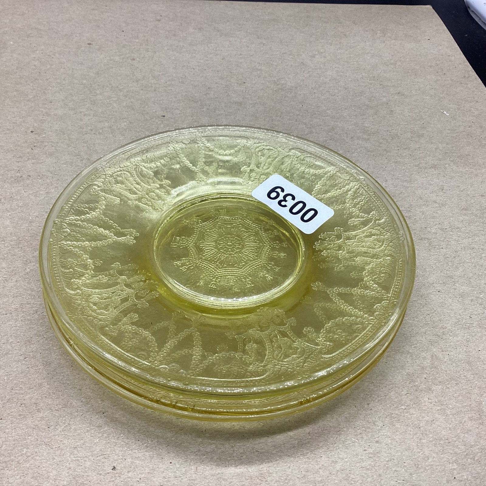 4 DEPRESSION CAMEO SHERBERT PLATES: 6" W GOOD SHAPE