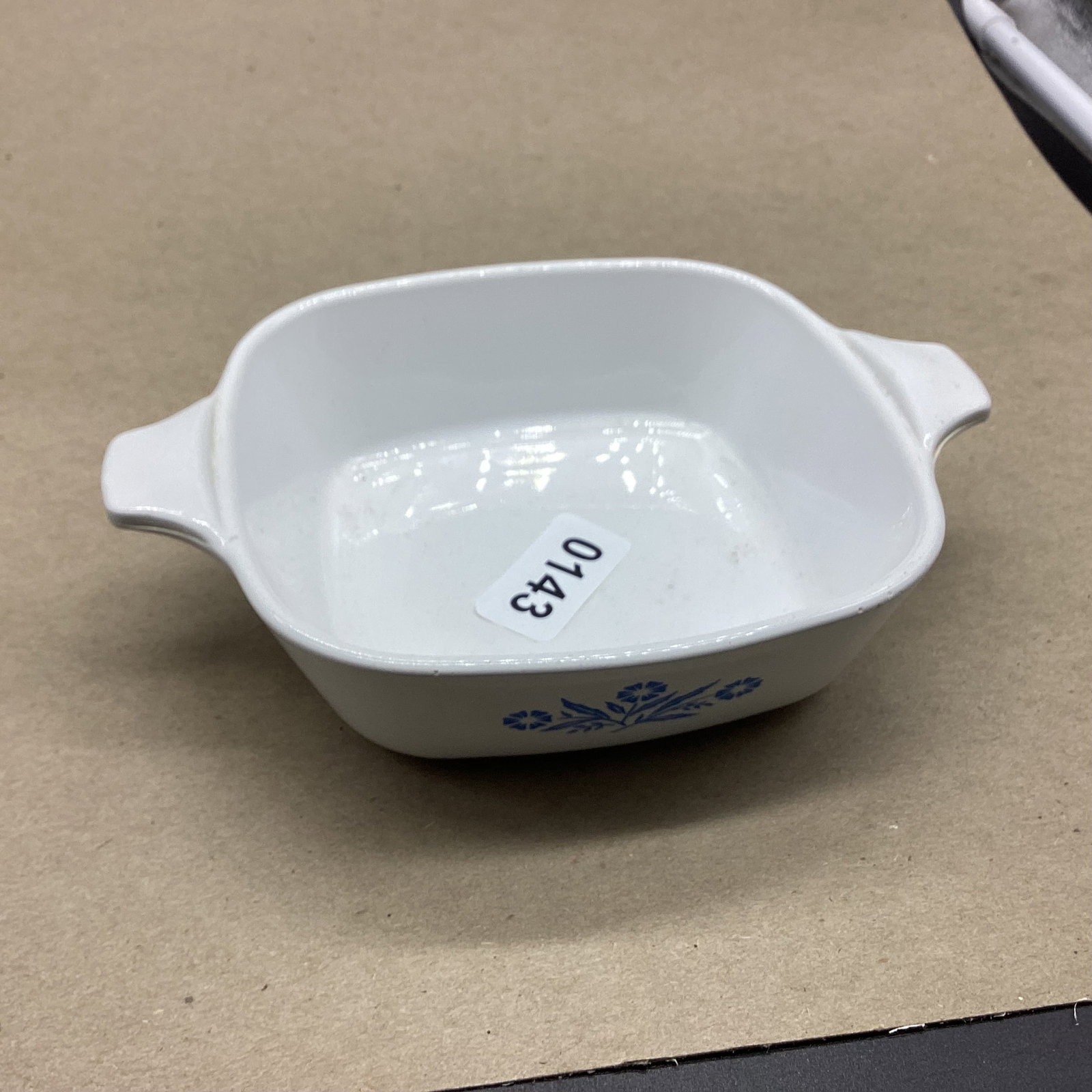 CORNING WARE CORN FLOWER PATTERN DISH: 1 3/4 T GOOD SHAPE