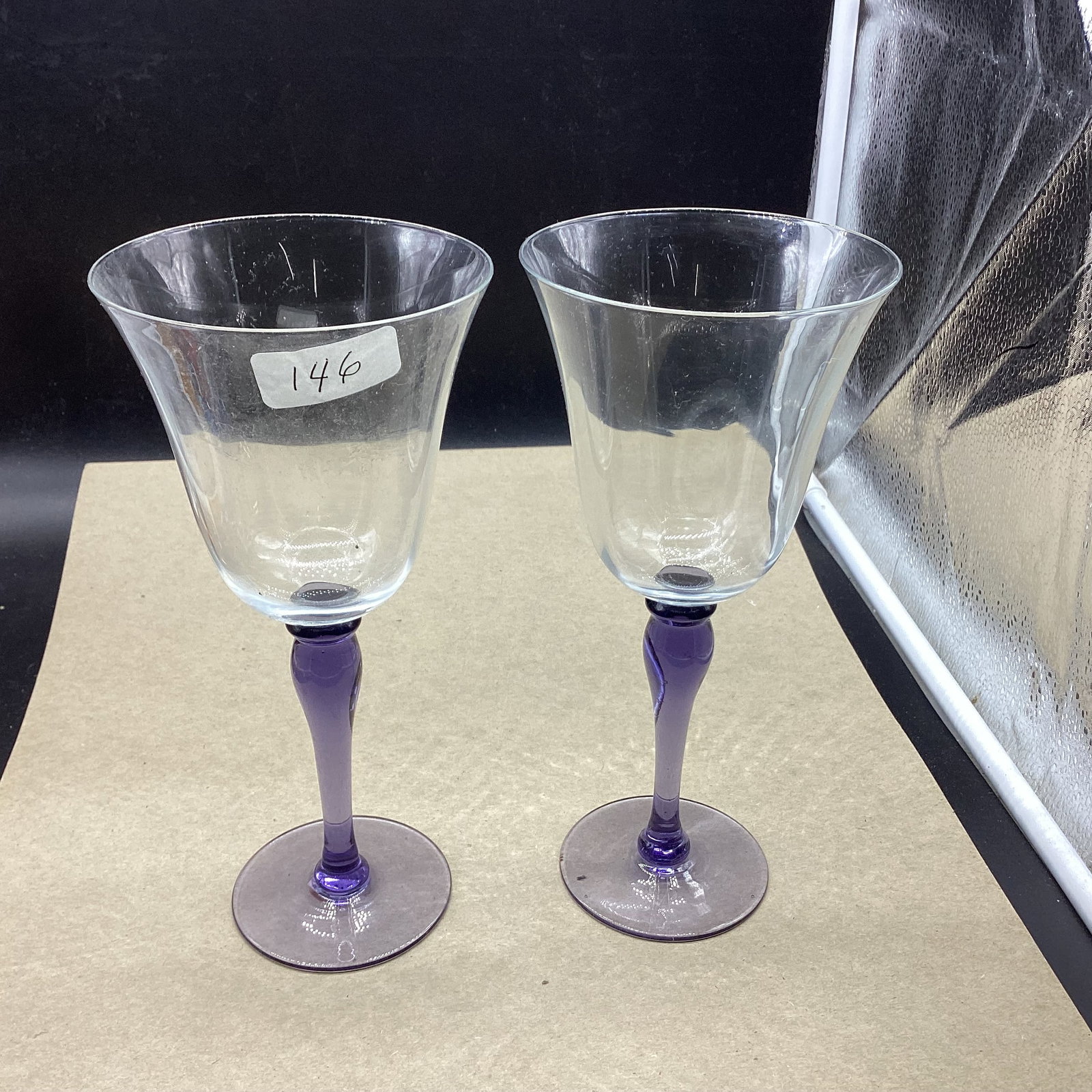 2 AMTHYST STEMS WINE GLASSES (1 of 1)