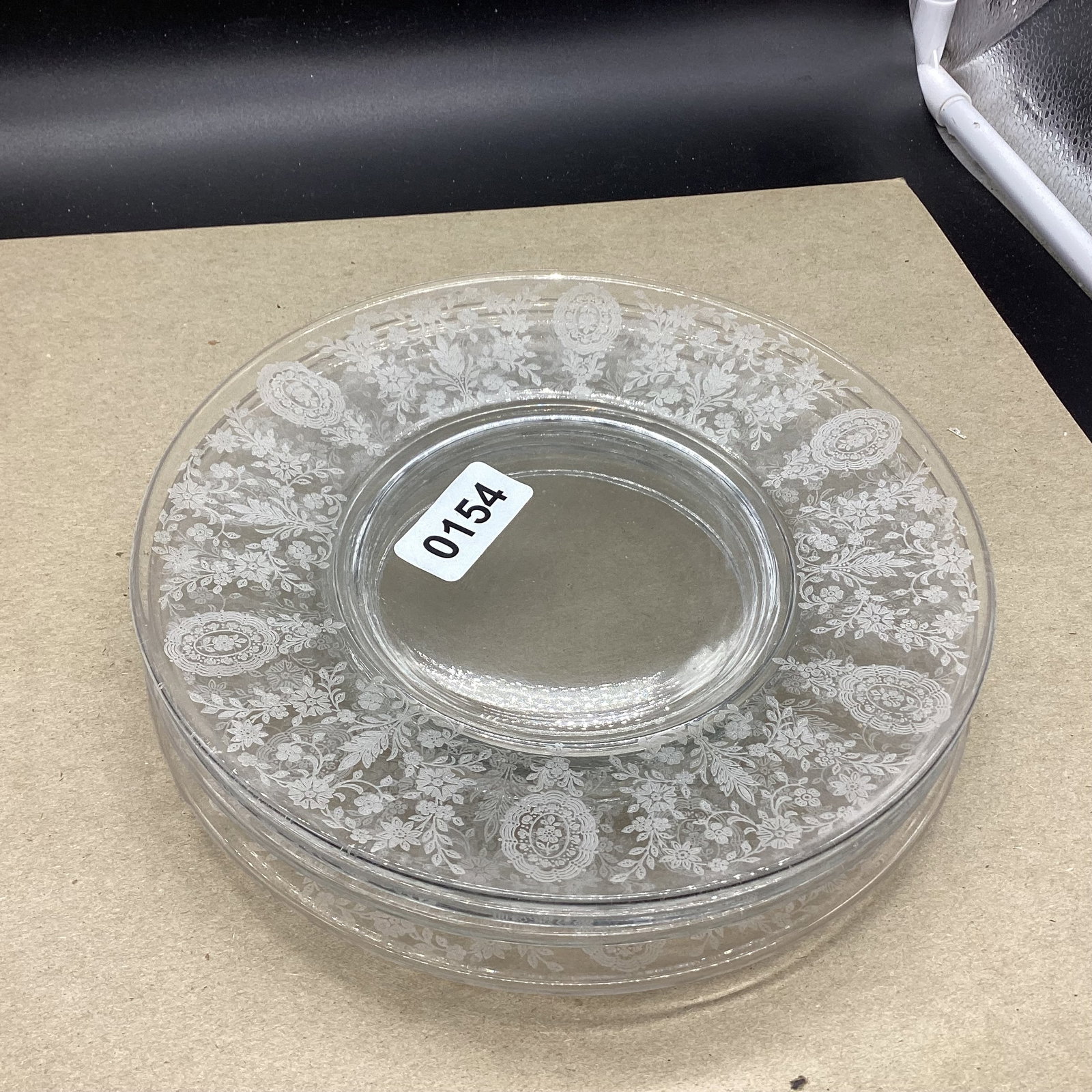 4 ELEGANT TIFAN GLASS JUNE KNIGHT LUNCHEON PLATES: 8" W GOOD SHAPE