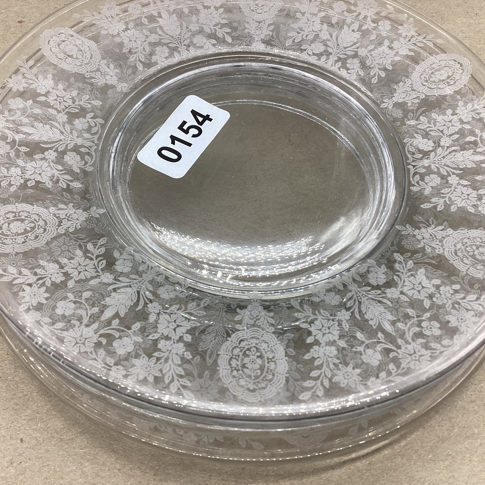 4 ELEGANT TIFAN GLASS JUNE KNIGHT LUNCHEON PLATES - 2