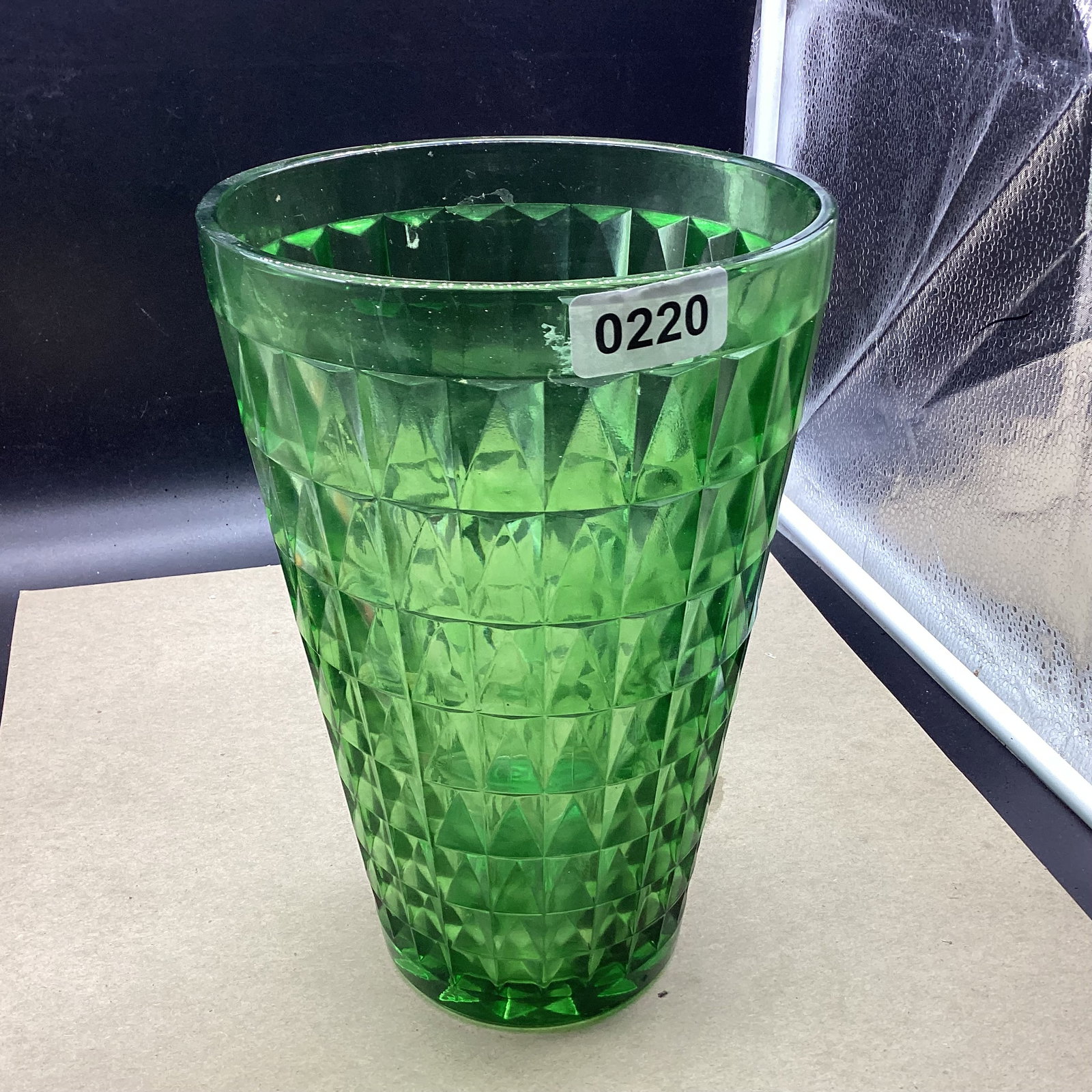 MCM GREEN GLASS DIAMOND PATTERN VASE: 10" TALL X 6" WIDE GOOD SHAPE