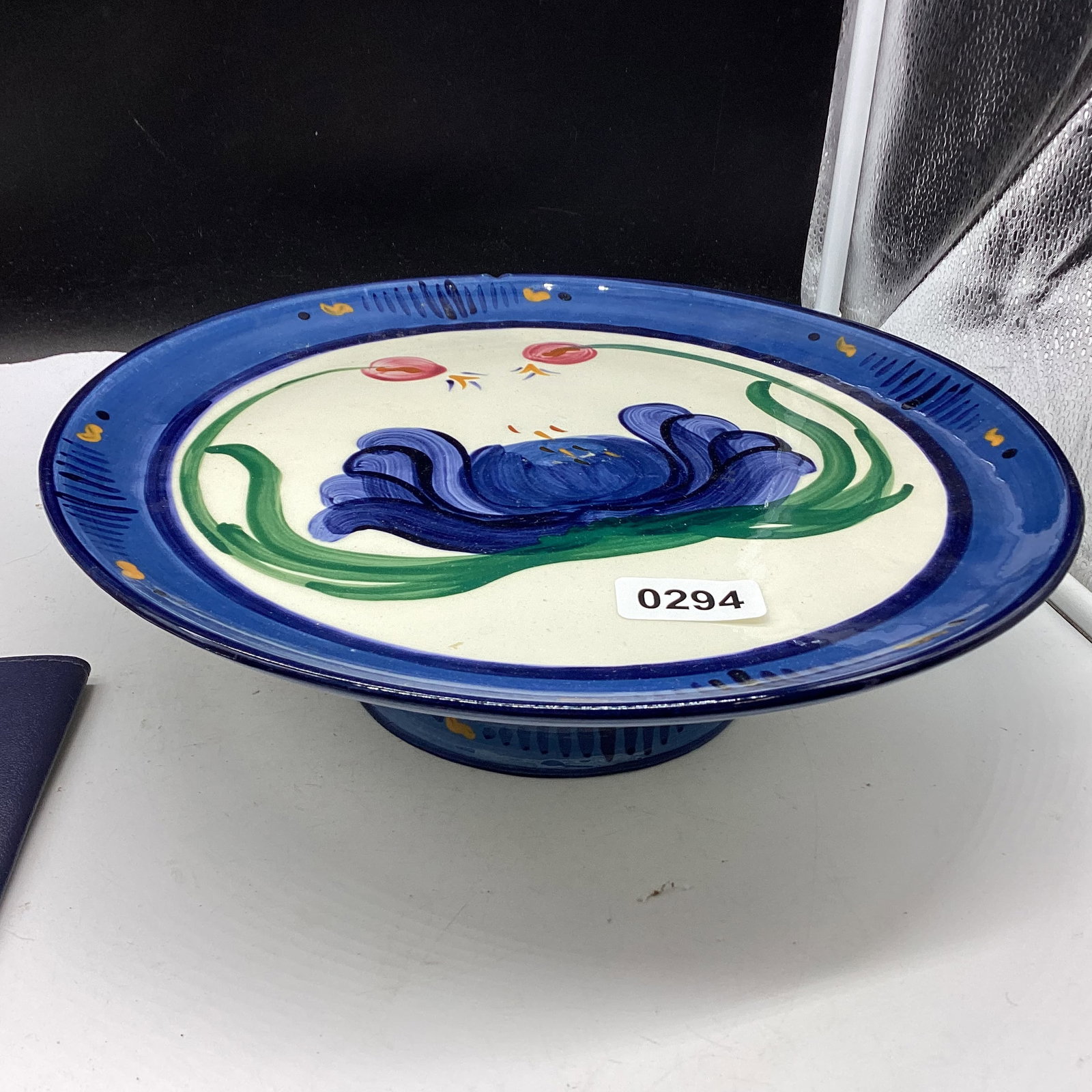 GAIL PITMAN FOOTED CAKE PLATE: HAS CHIP ON TOP RIM