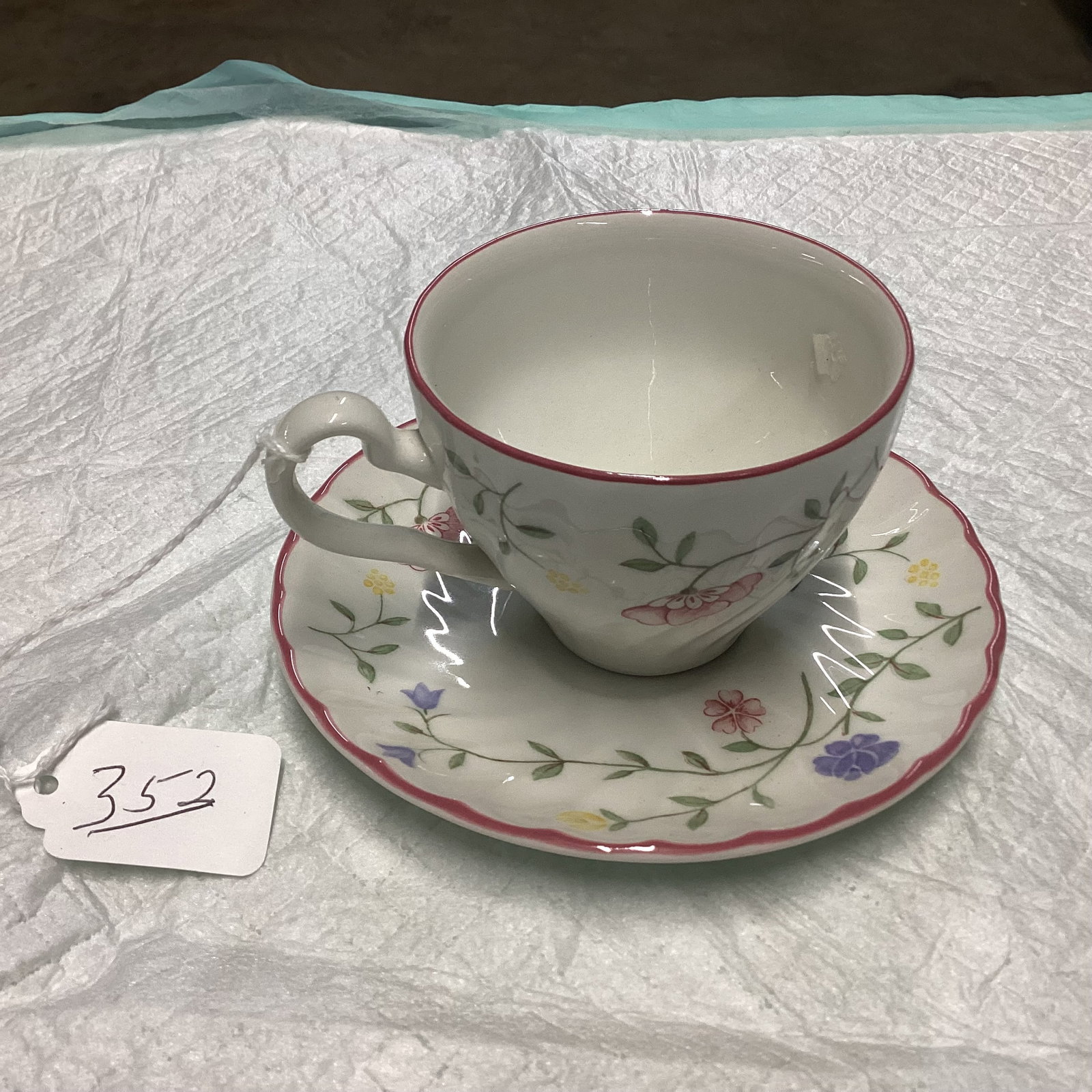 PORCELIOAN CUP & SAUCER JOHNSON BROTHERS: GOOD SHAPE