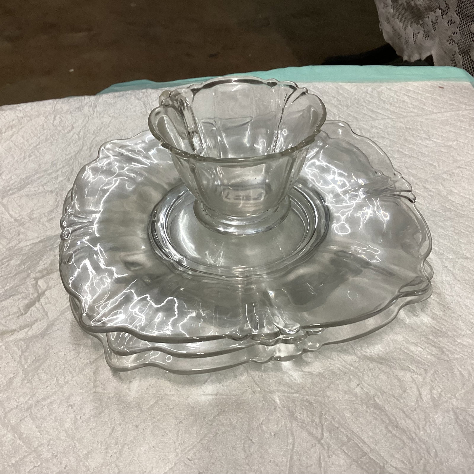 3 HEISEY IPSWICH PLATES AND ONE CUP: 6 1/2 WIDE GOOD SHAPE