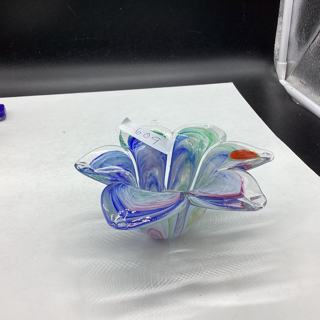 VINTAGE MURANO ART GLASS FLOWER VASE (1 of 2)