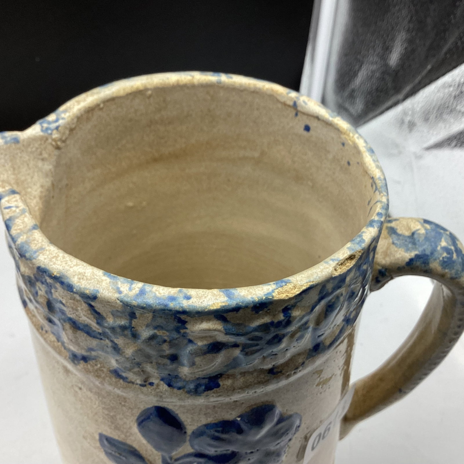VINTAGE BLUE & WHITE STONEWARE WILD ROSE PITCHER - 2