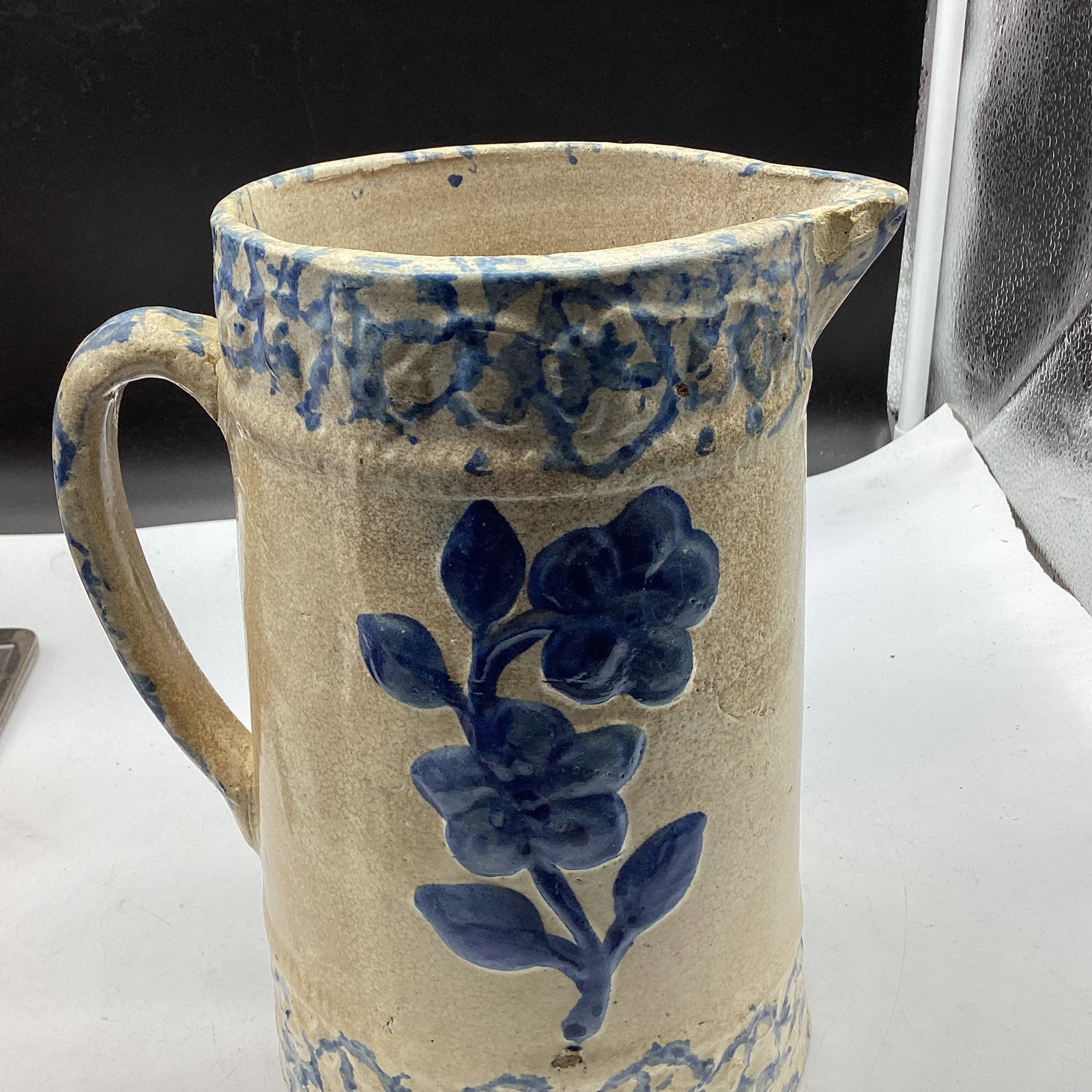 VINTAGE BLUE & WHITE STONEWARE WILD ROSE PITCHER - 3