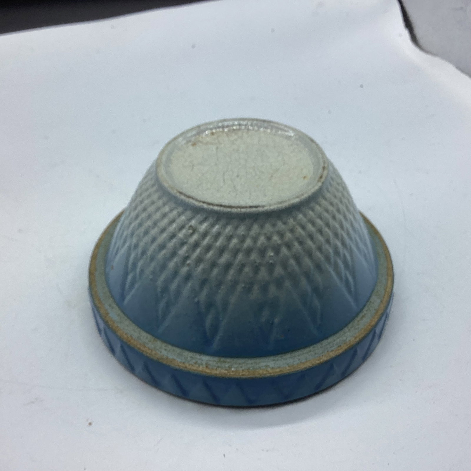 VINTAGE BLUE & WHITE STONEWARE DIAMOND POINT BOWL - 2